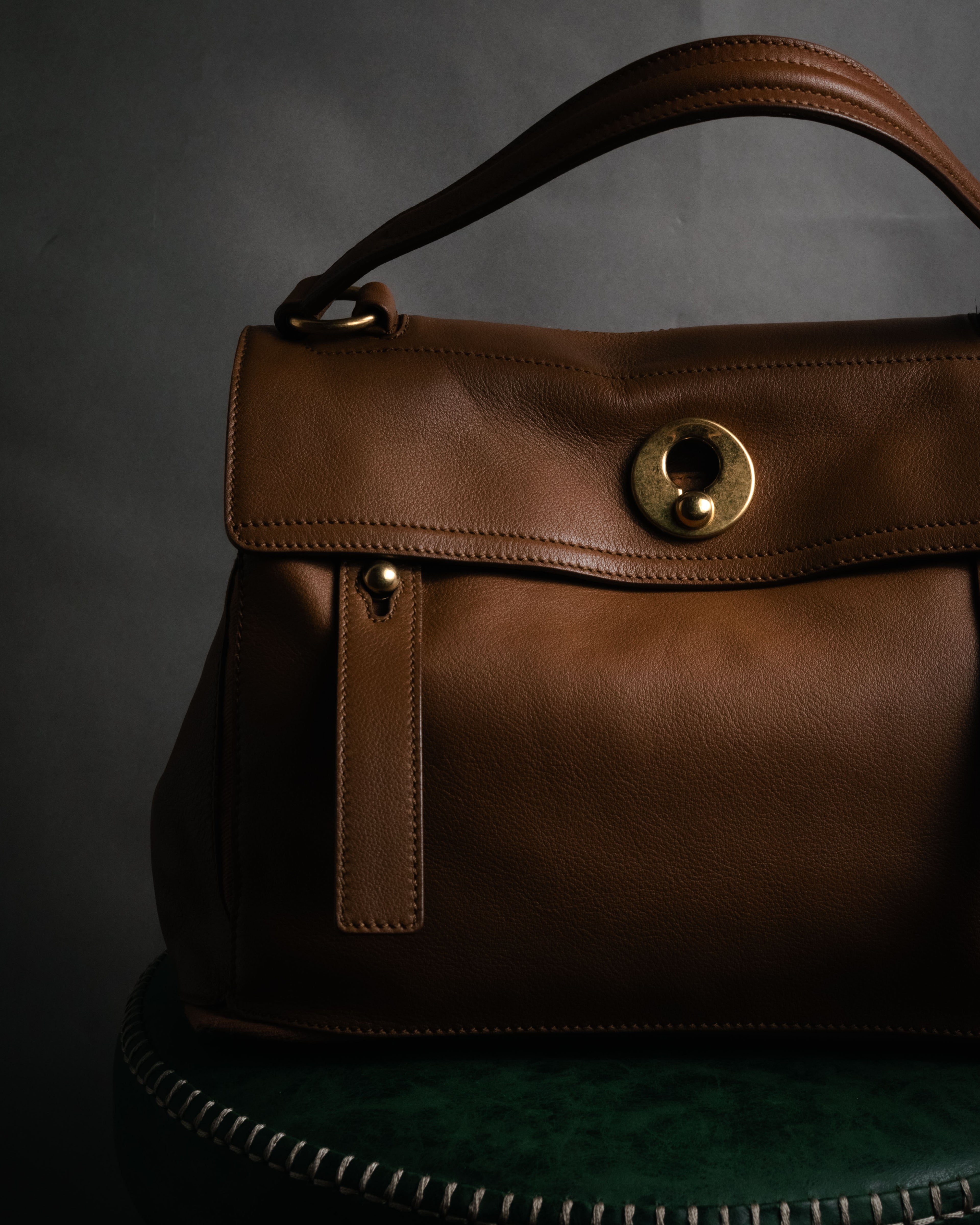 –SPECIAL– “YVES SAINT LAURENT”
2011-2012 Muse two leather handbag