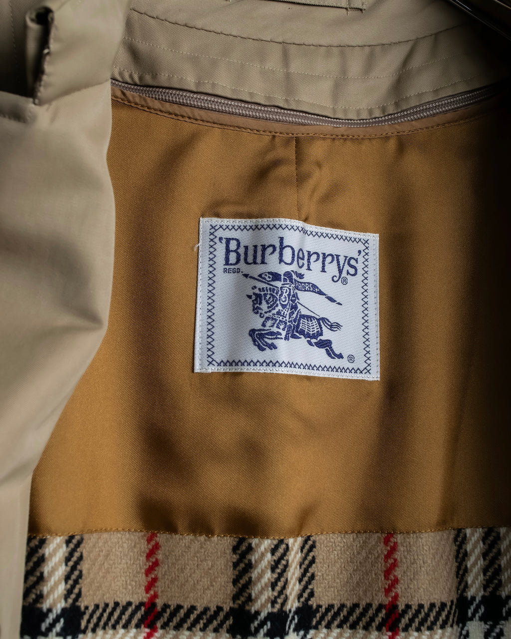 "BURBERRYS" Military detail classic trench coat