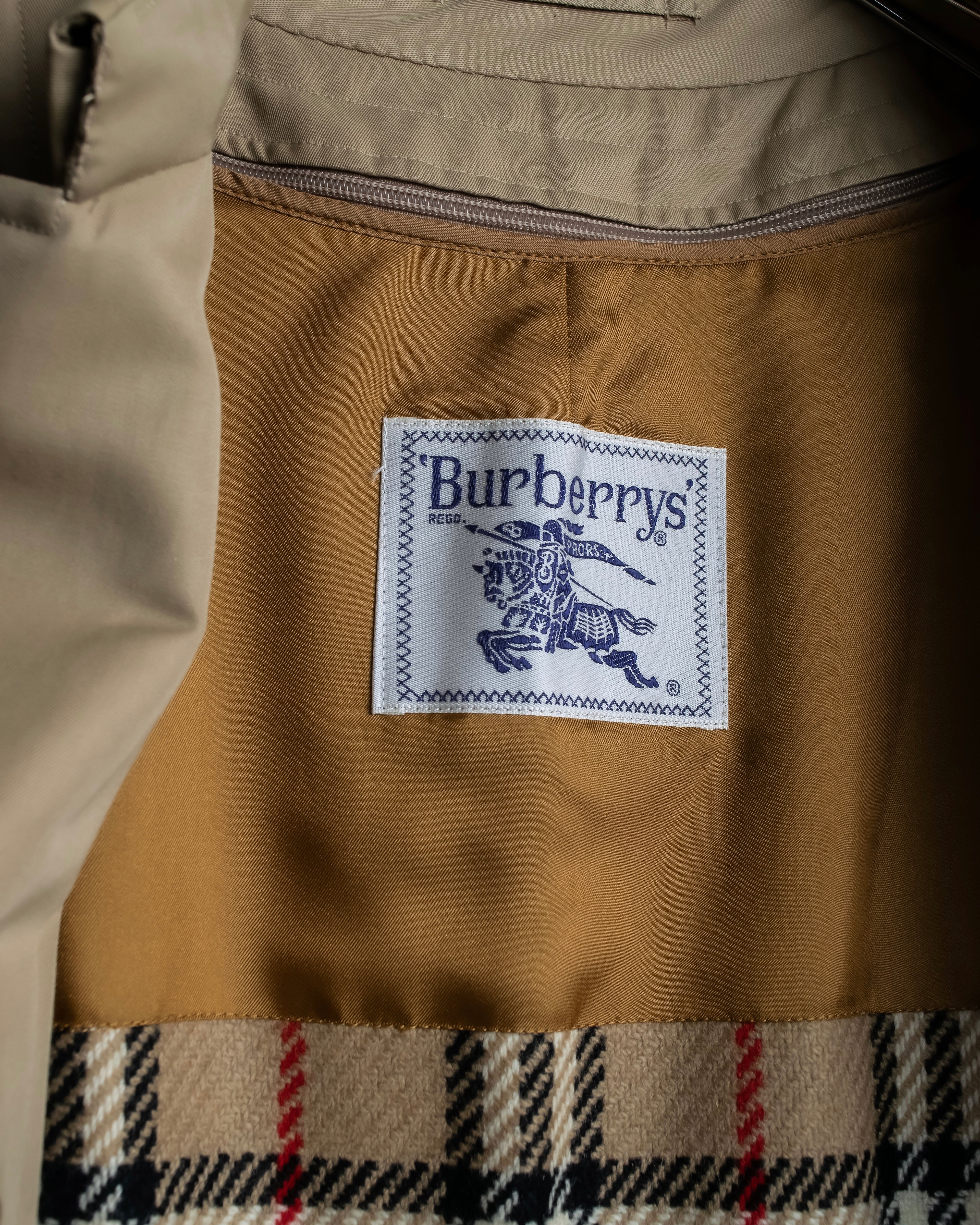 "BURBERRYS" Military detail classic trench coat