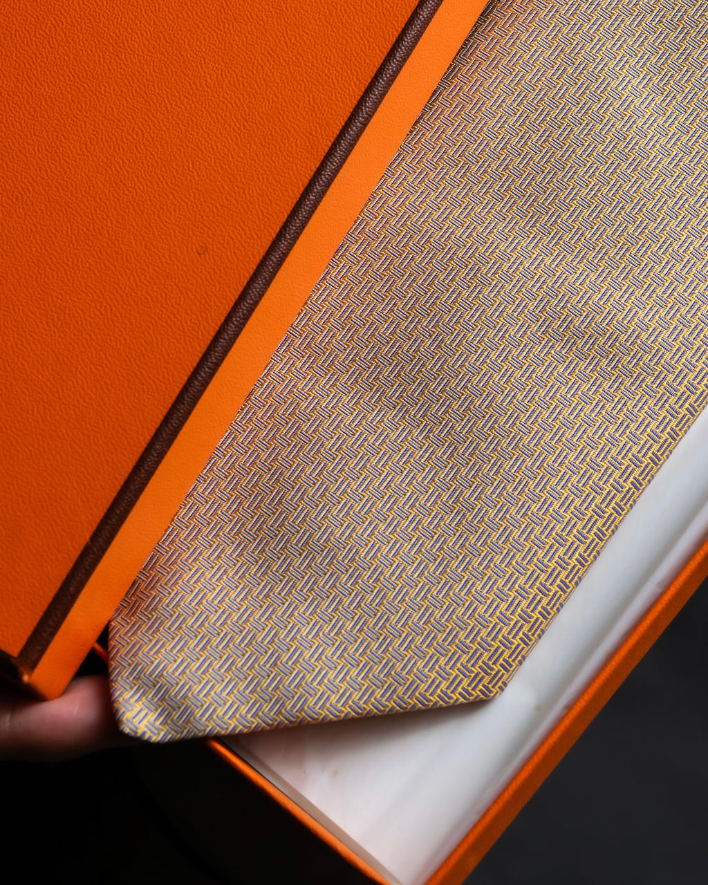 “HERMES” Double line patterned silk tie