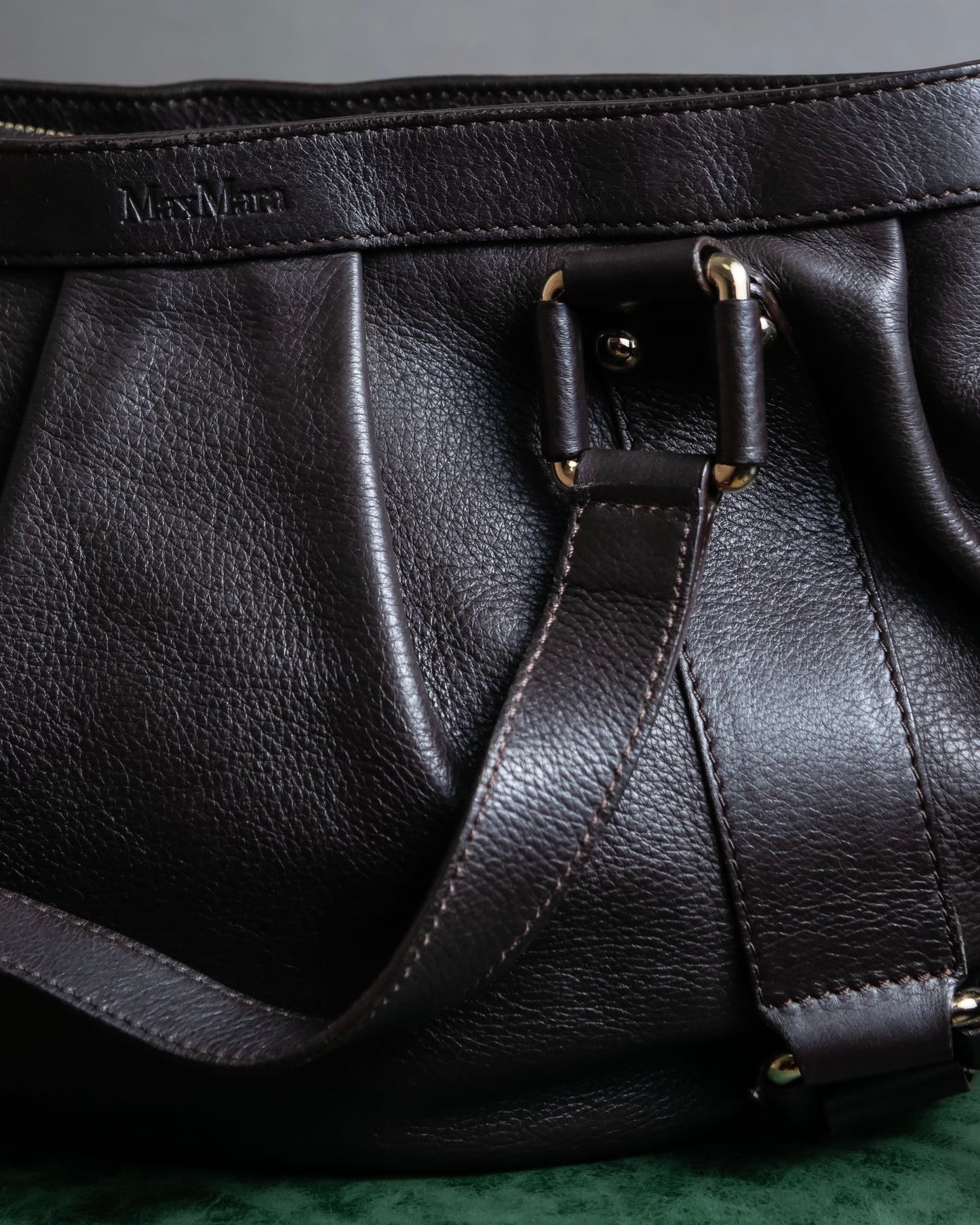 "Max Mara" Horizontal tuck design 2way leather bag