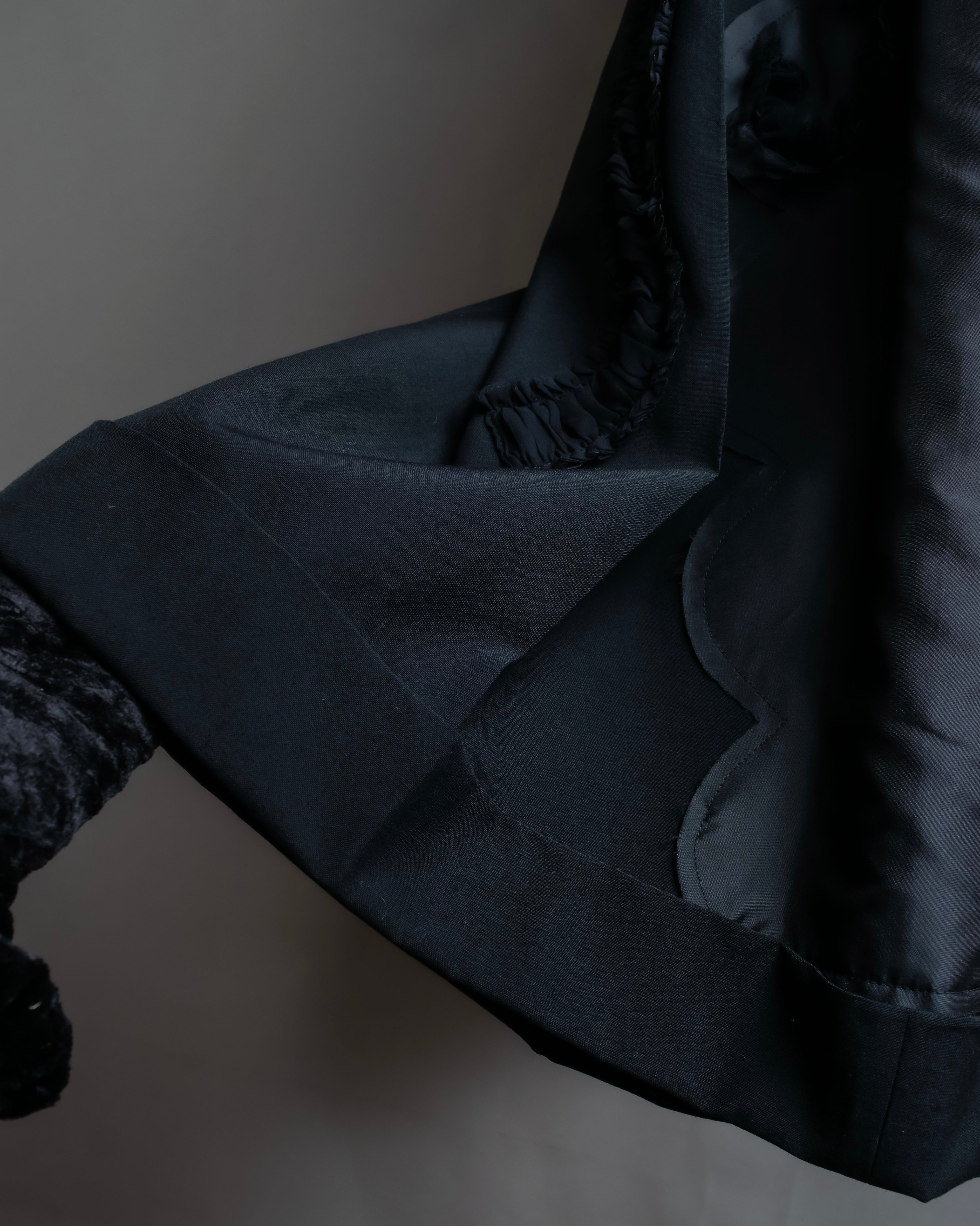 "COMME des GARCONS" Ruffle & tulle asymmetrical docking sarouel slacks