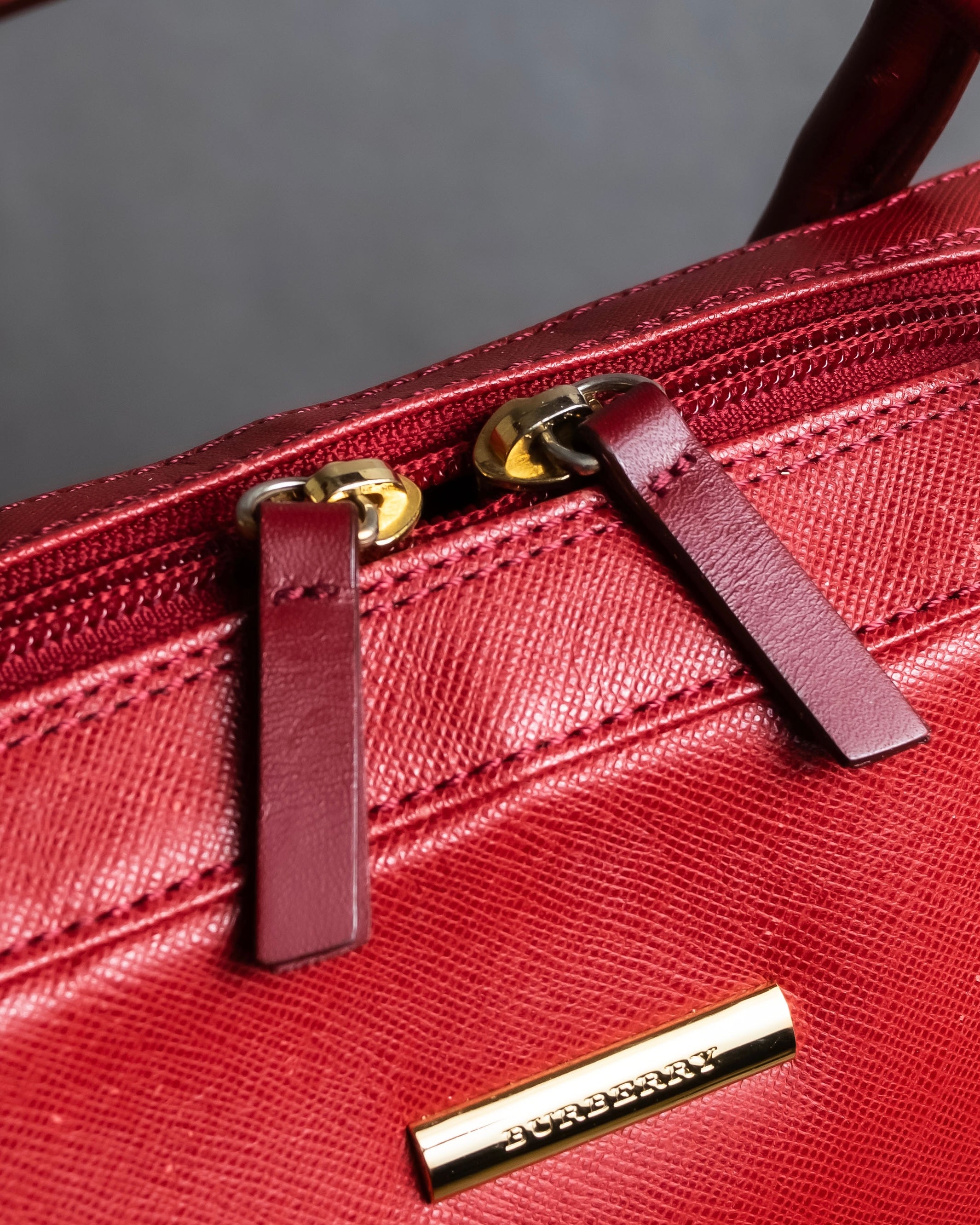 "BURBERRY" Bright red square silhouette leather handbag