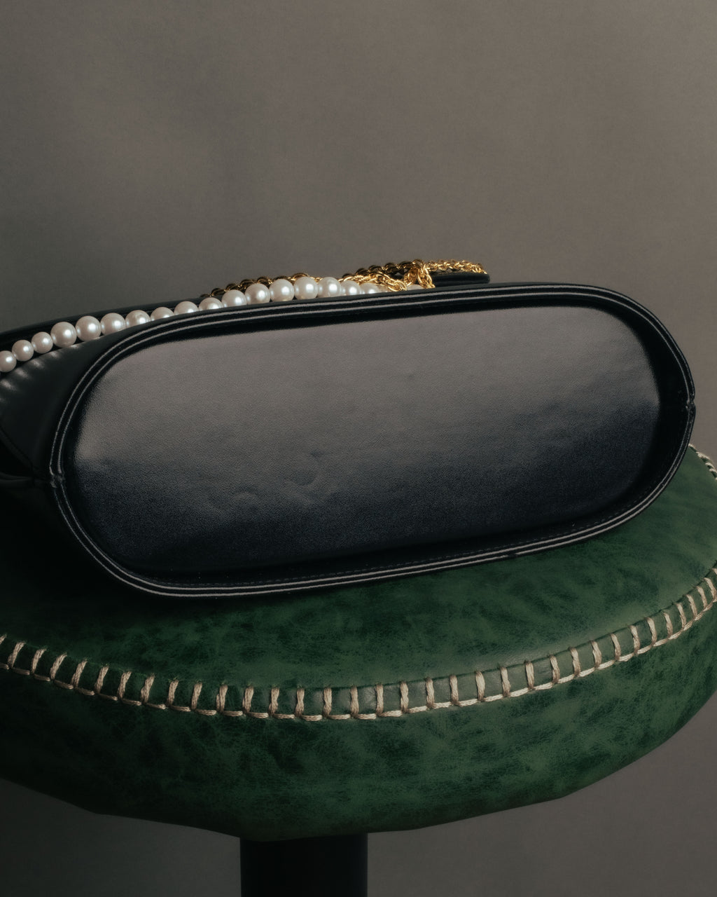 “VALENTINO CHRISTY” 80’s-90’s Pearl chain formal handbag