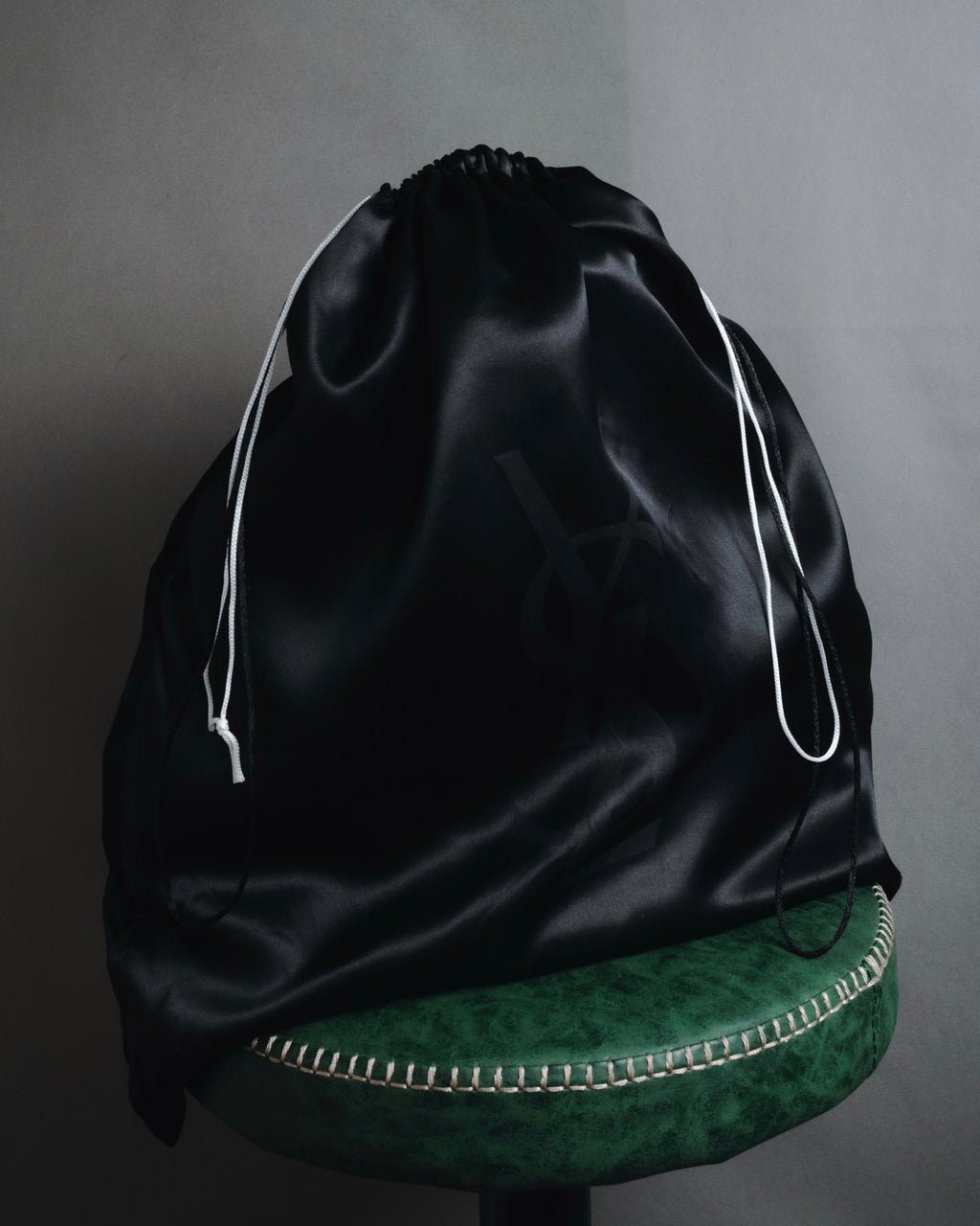 "YVES SAINT LAURENT" 2008-2012 Muse to icon clasp leather and canvas top handle bag