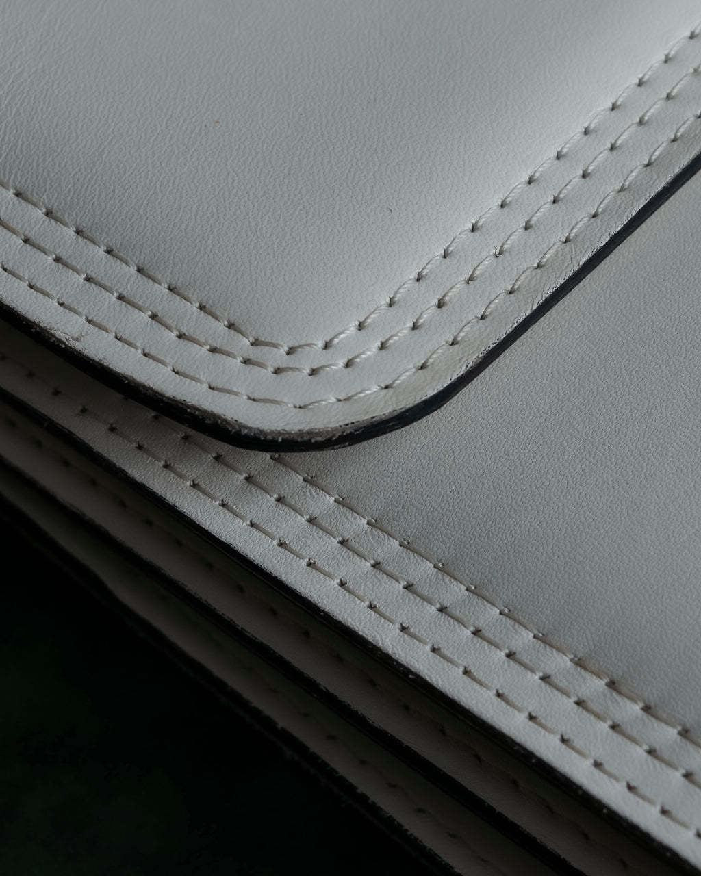 "YVES SAINT LAURENT" Large tab detail white leather shoulder bag