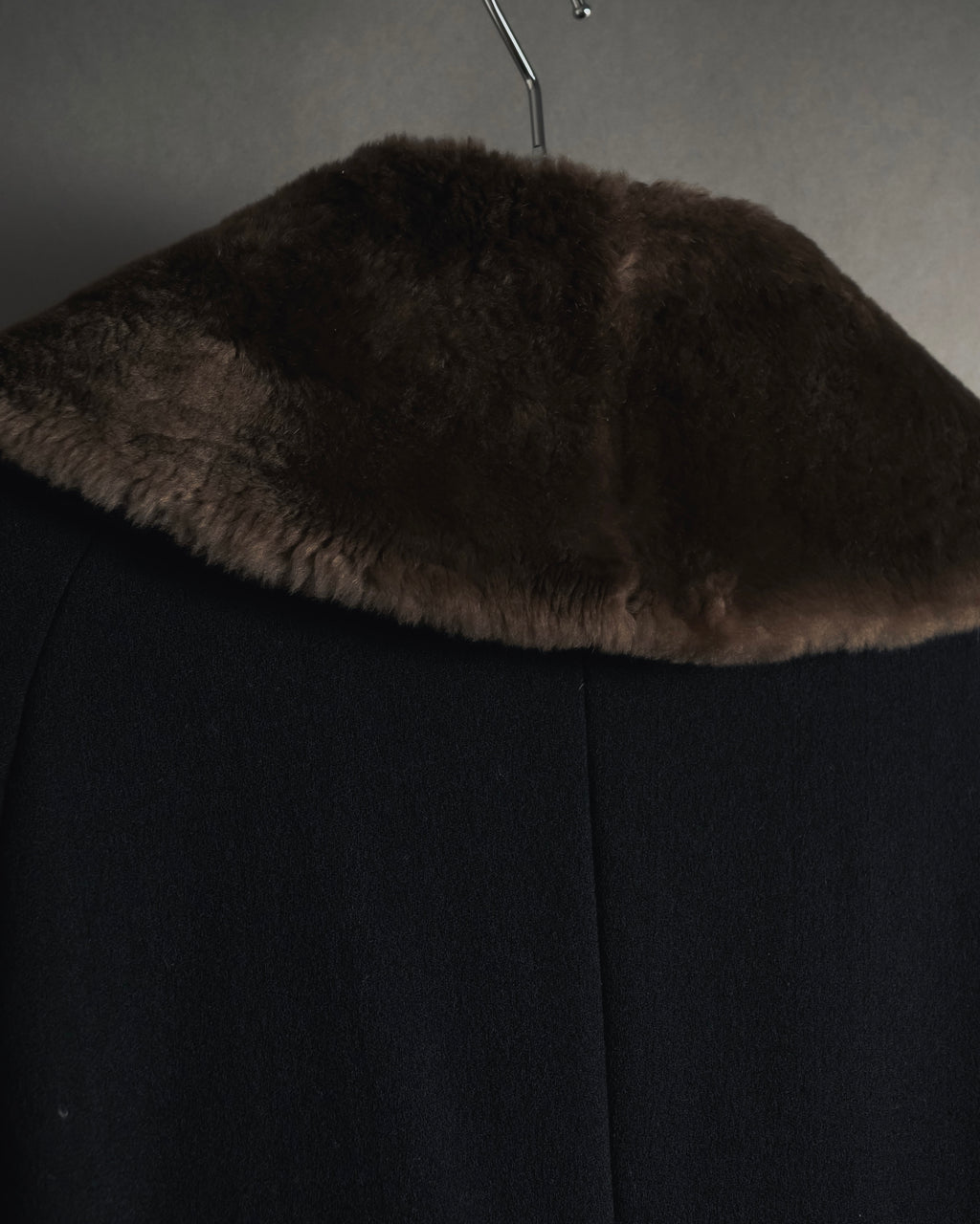 -SPECIAL- "Max Mara"
90’s Detachable fur collar virgin wool long coat