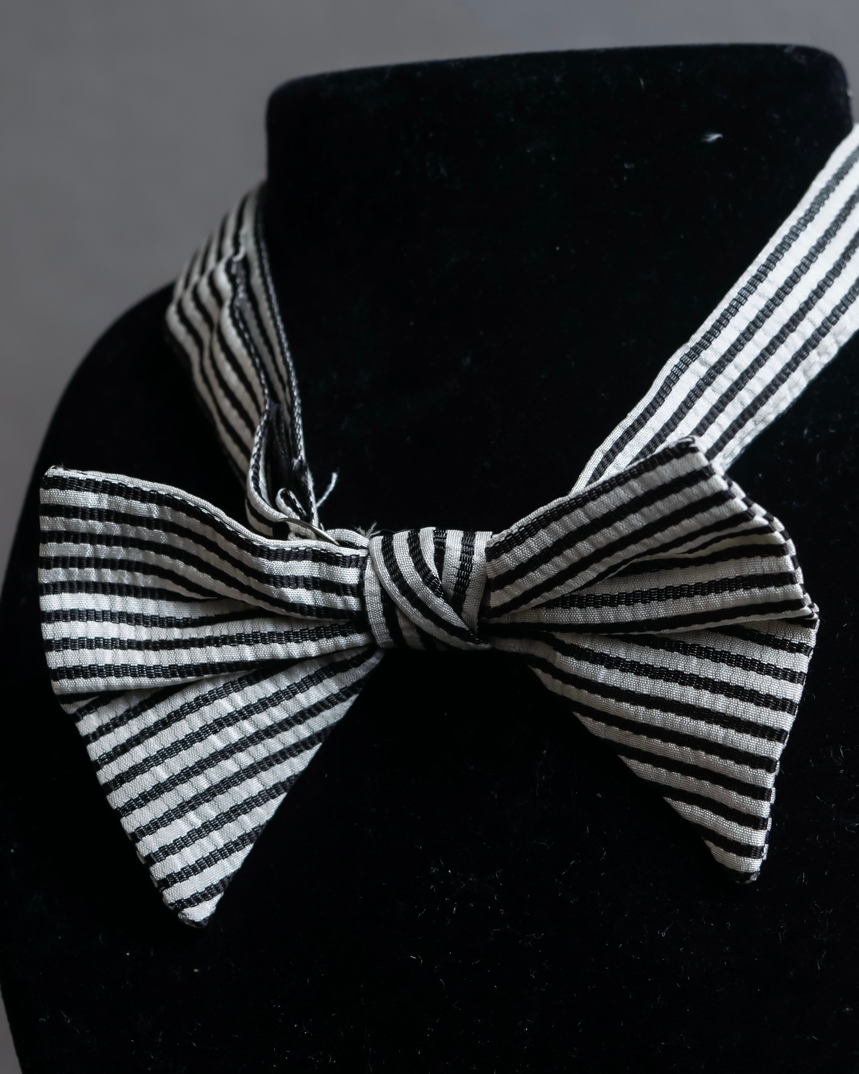 "LOUIS VUITTON" Black＆white color striped bow tie