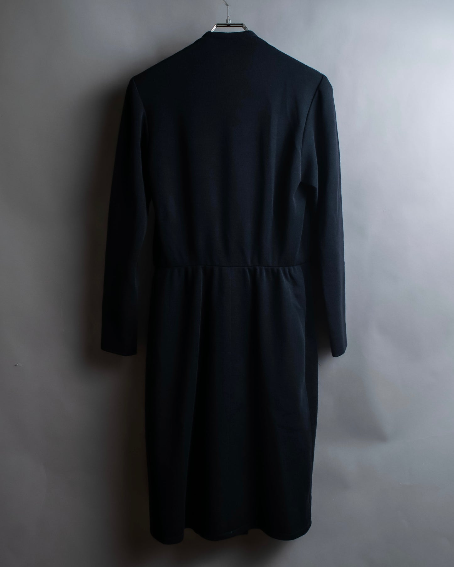 "Yves Saint Laurent Rive Gauche"
Beautiful button design no-collar coat