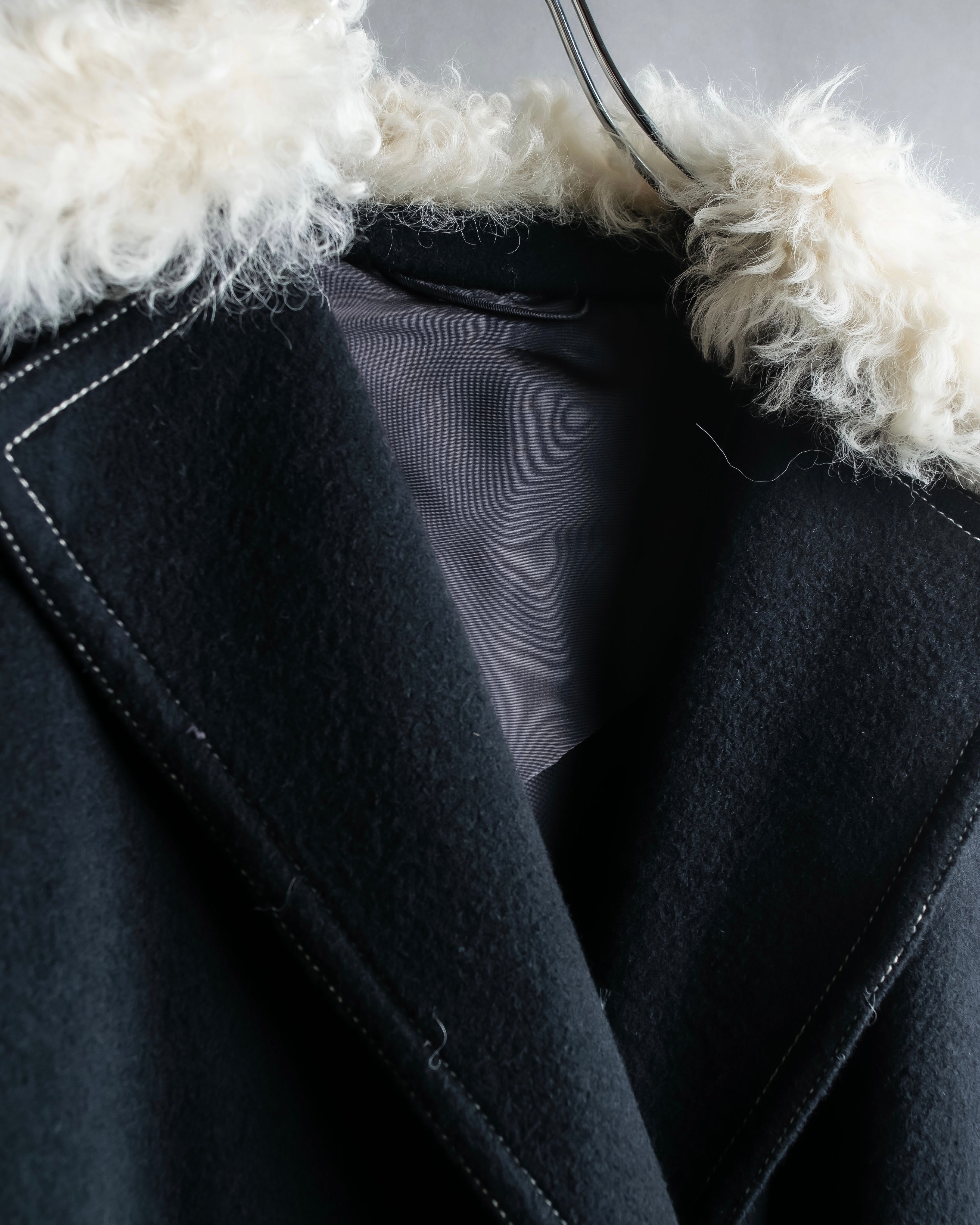 "HELMUT LANG" Fur collar belted long coat