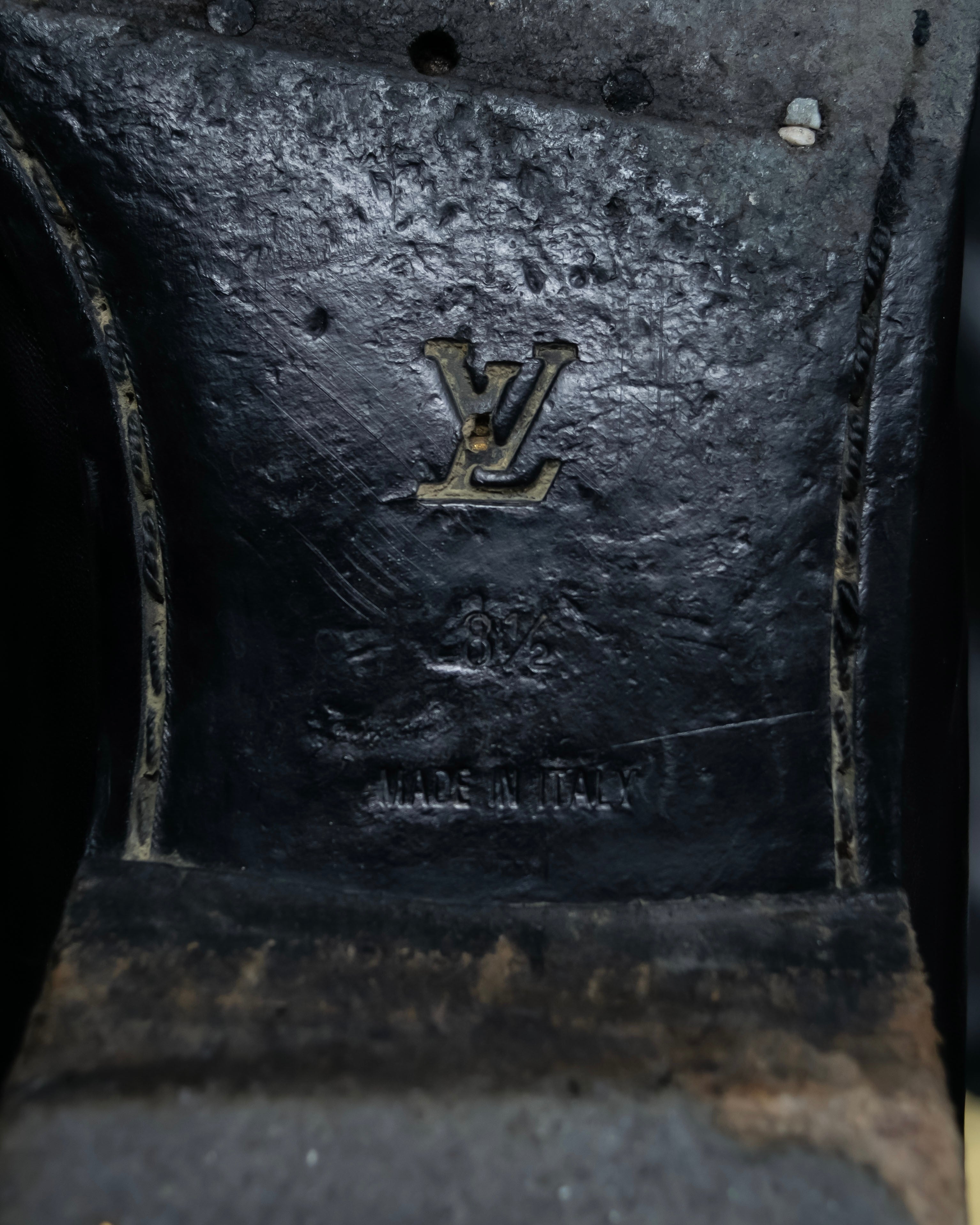 “Louis Vuitton” beautiful leather tasseled loafer