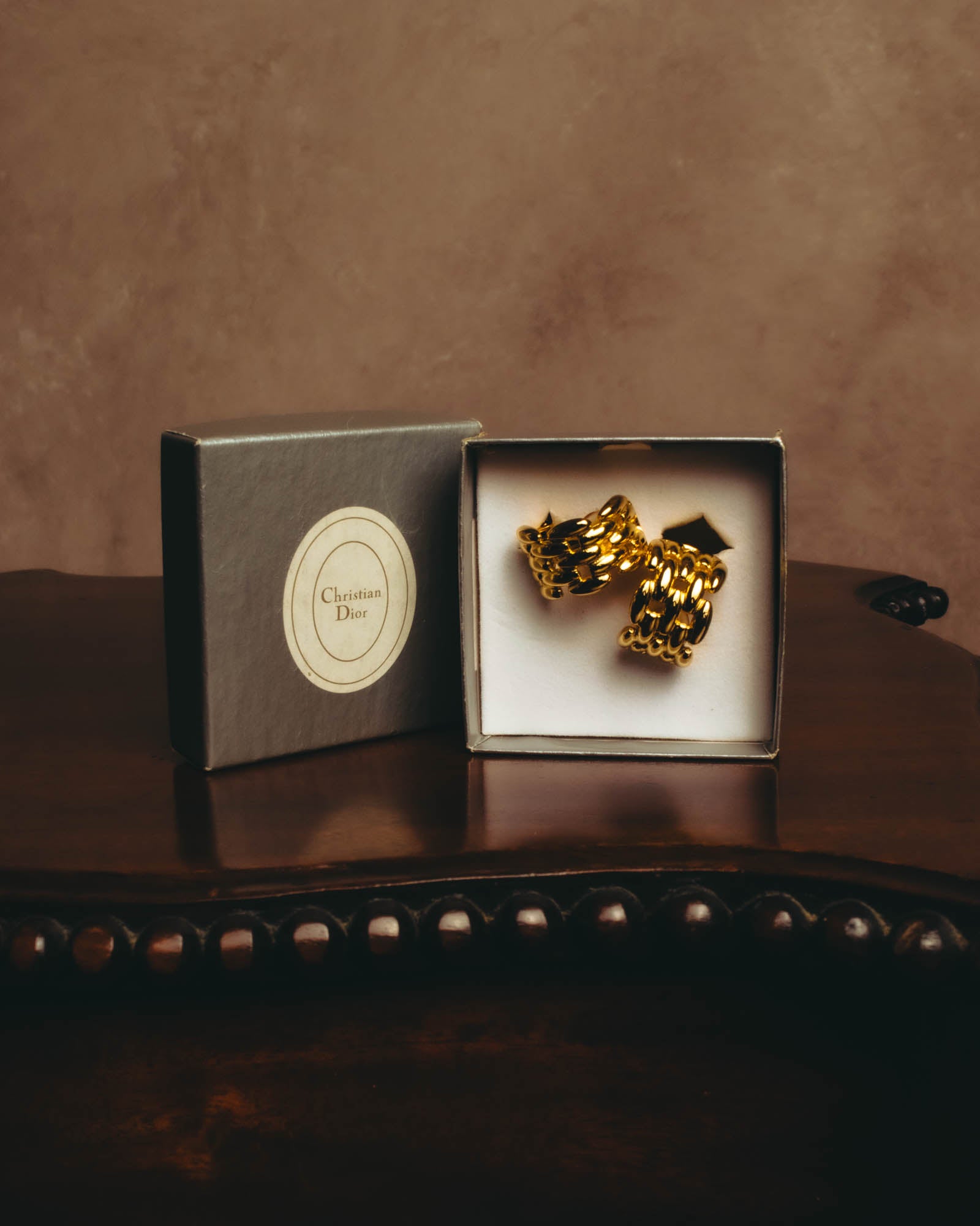 "Christian Dior" 80's-90's Gold chain clip-on earrings