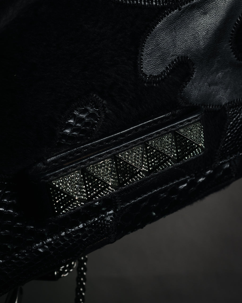 –SPECIAL– "VALENTINO GARAVANI" 2010’s Noir rockstud exotic patchwork chain bag