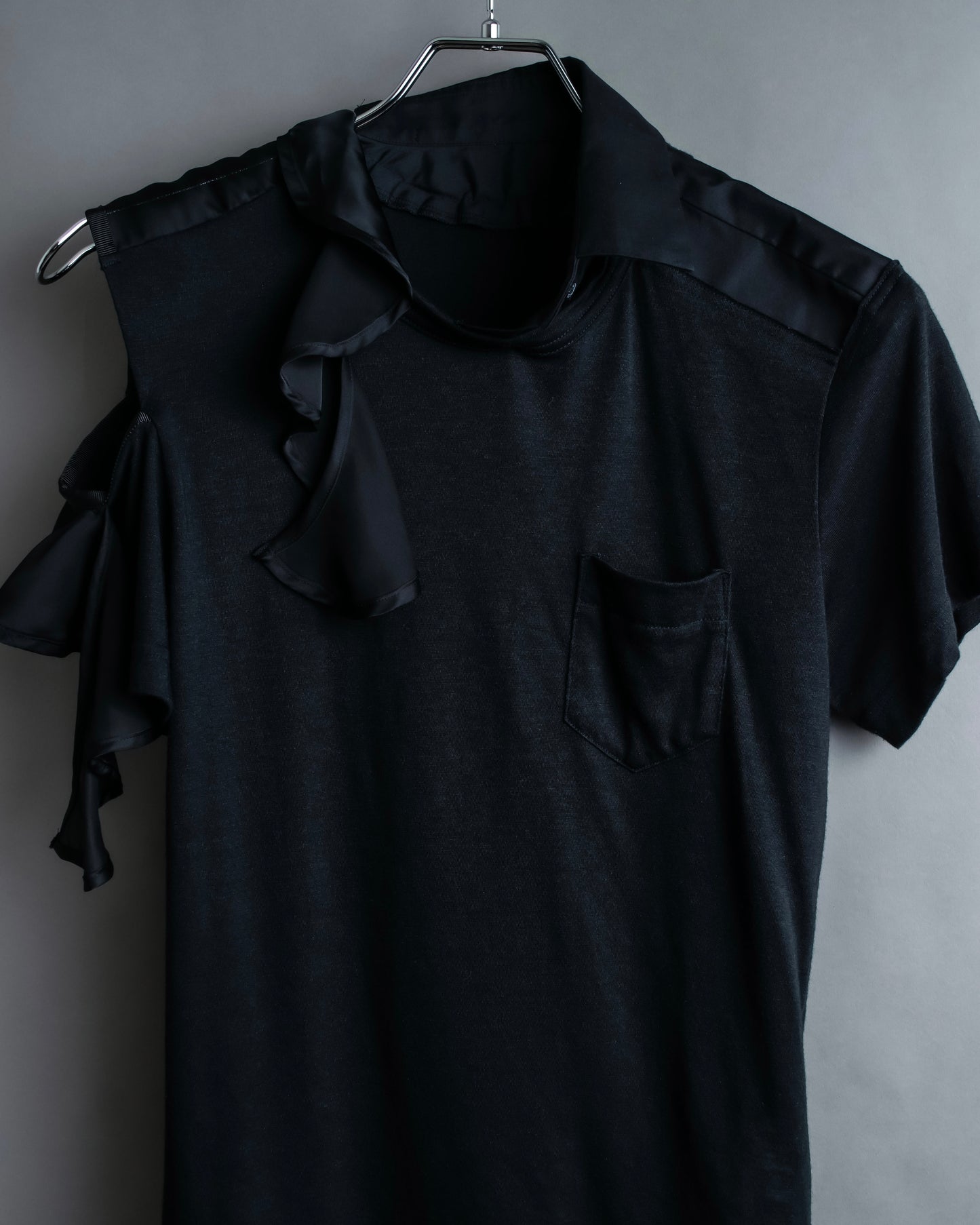 “sacai”  Asymmetry designed docking T shirt