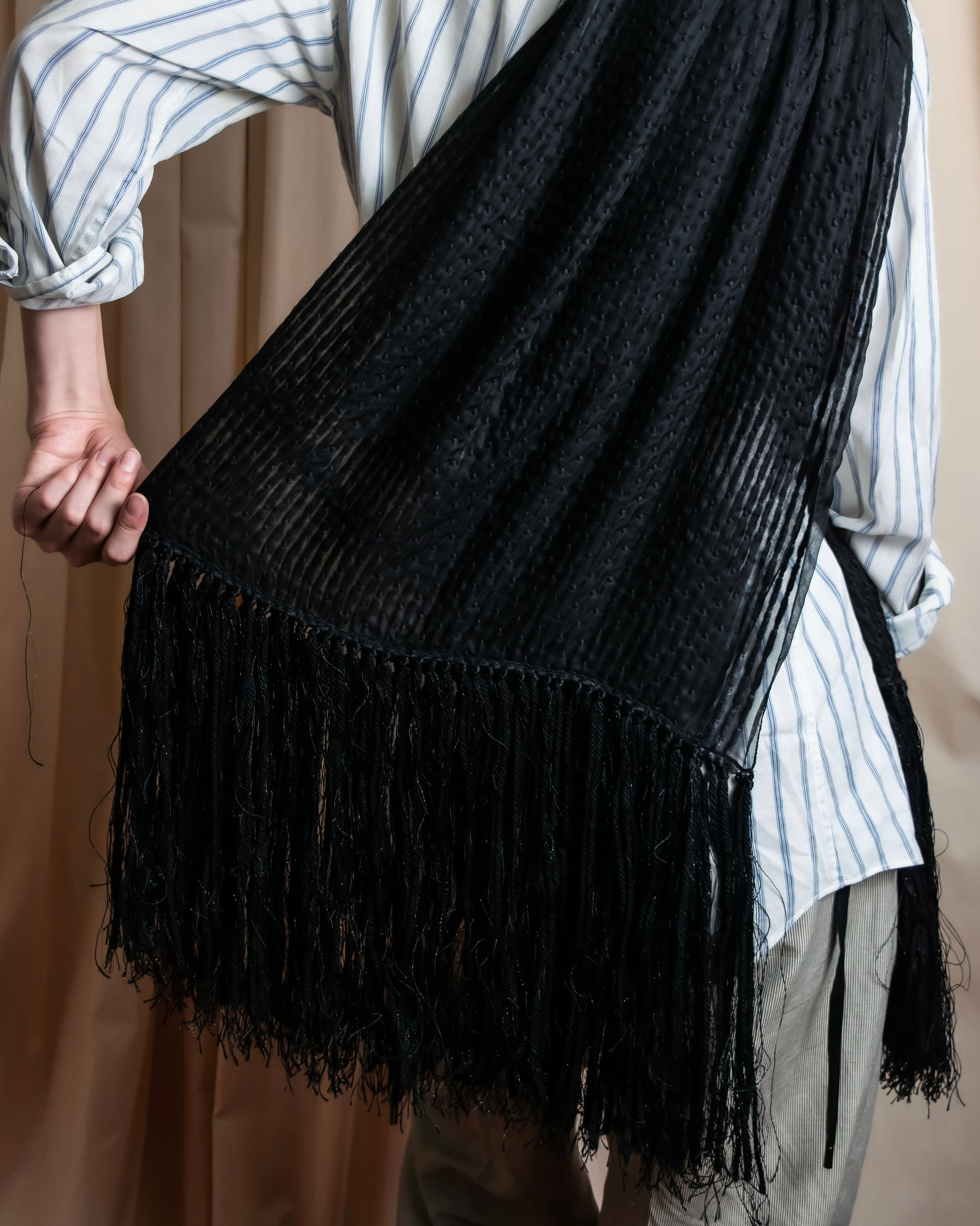 "GIORGIO ARMANI" Waffle low gauge knit fringe design stole
