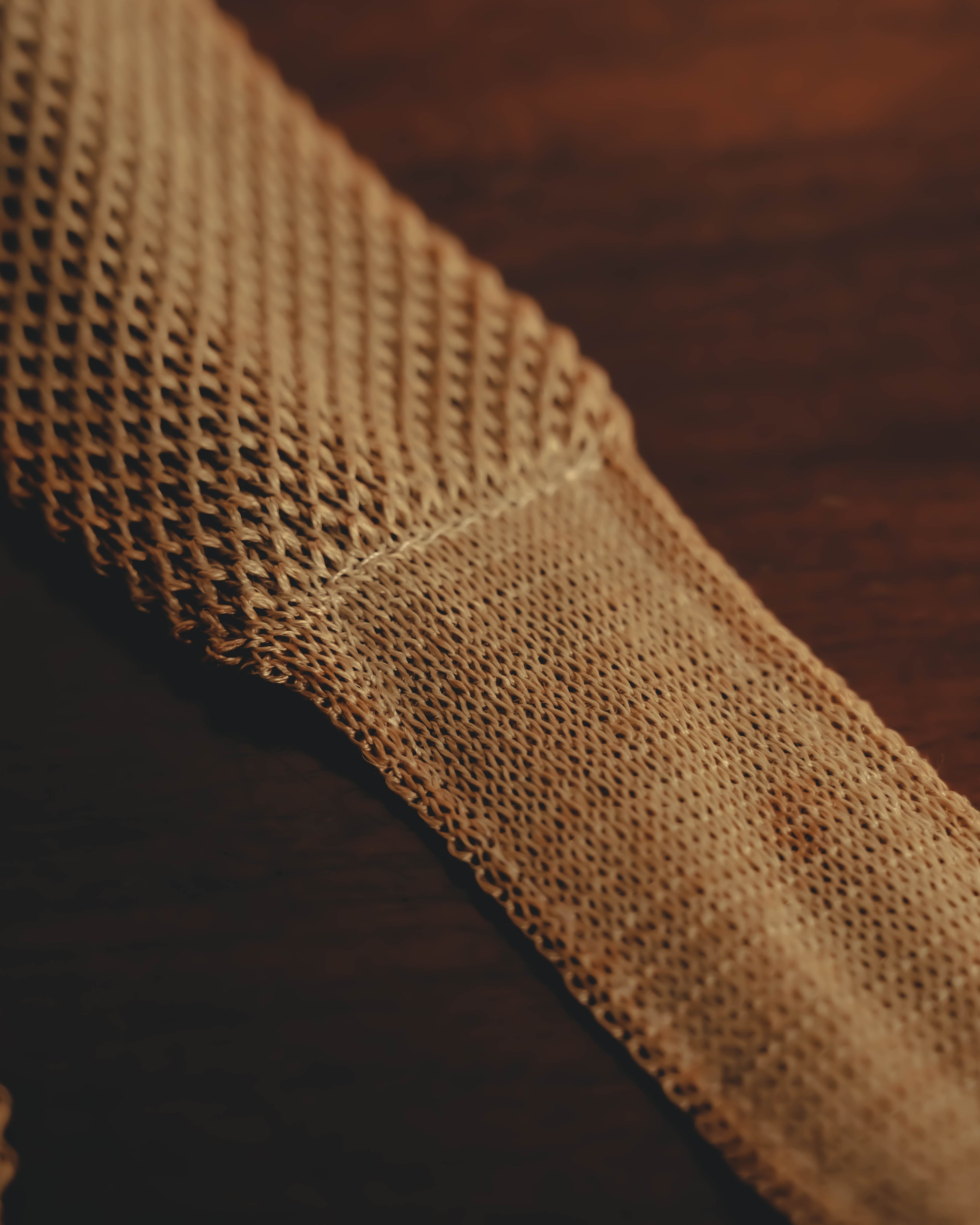 “COMME des GARÇONS HOMME”
80’s-90’s open-knit square-end necktie
