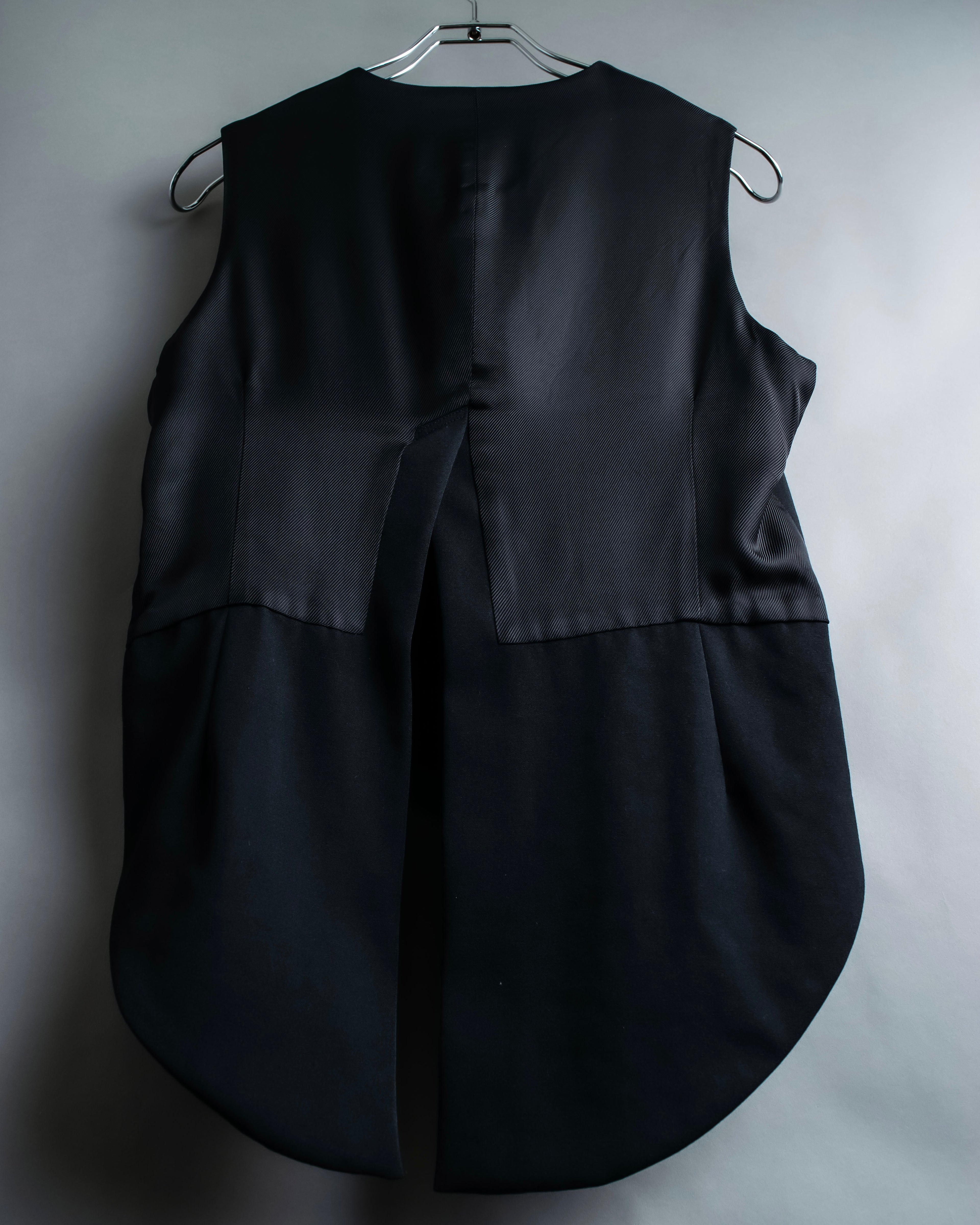 “Y‘s” Tail coat detailed vest