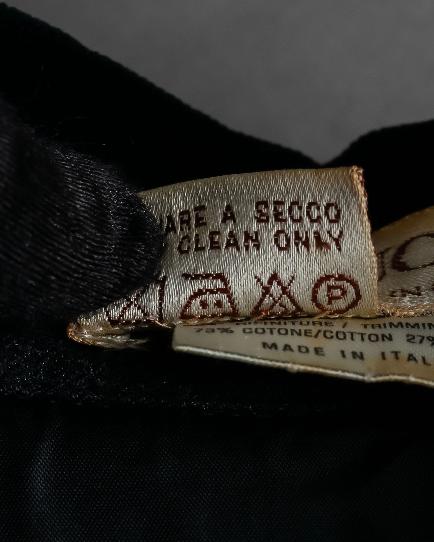 "GUCCI" 70's velvet collar design long coat