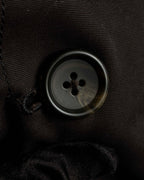 "BURBERRY" Subdued tone military detail mid-length trench coat