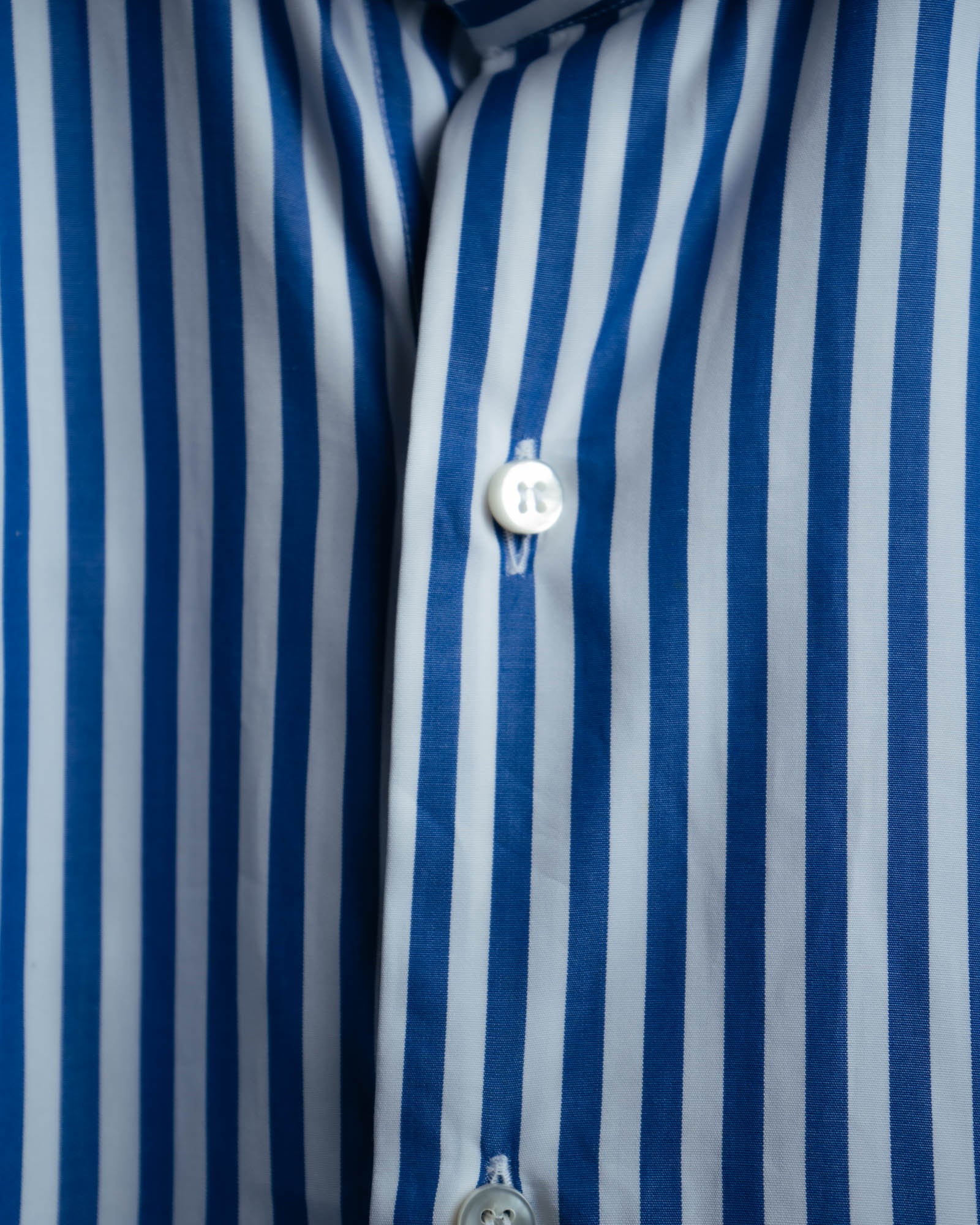 -MOOD MILLÉSIMES- 90’s-00’s vivid blue stripe wide-spread collar shirt