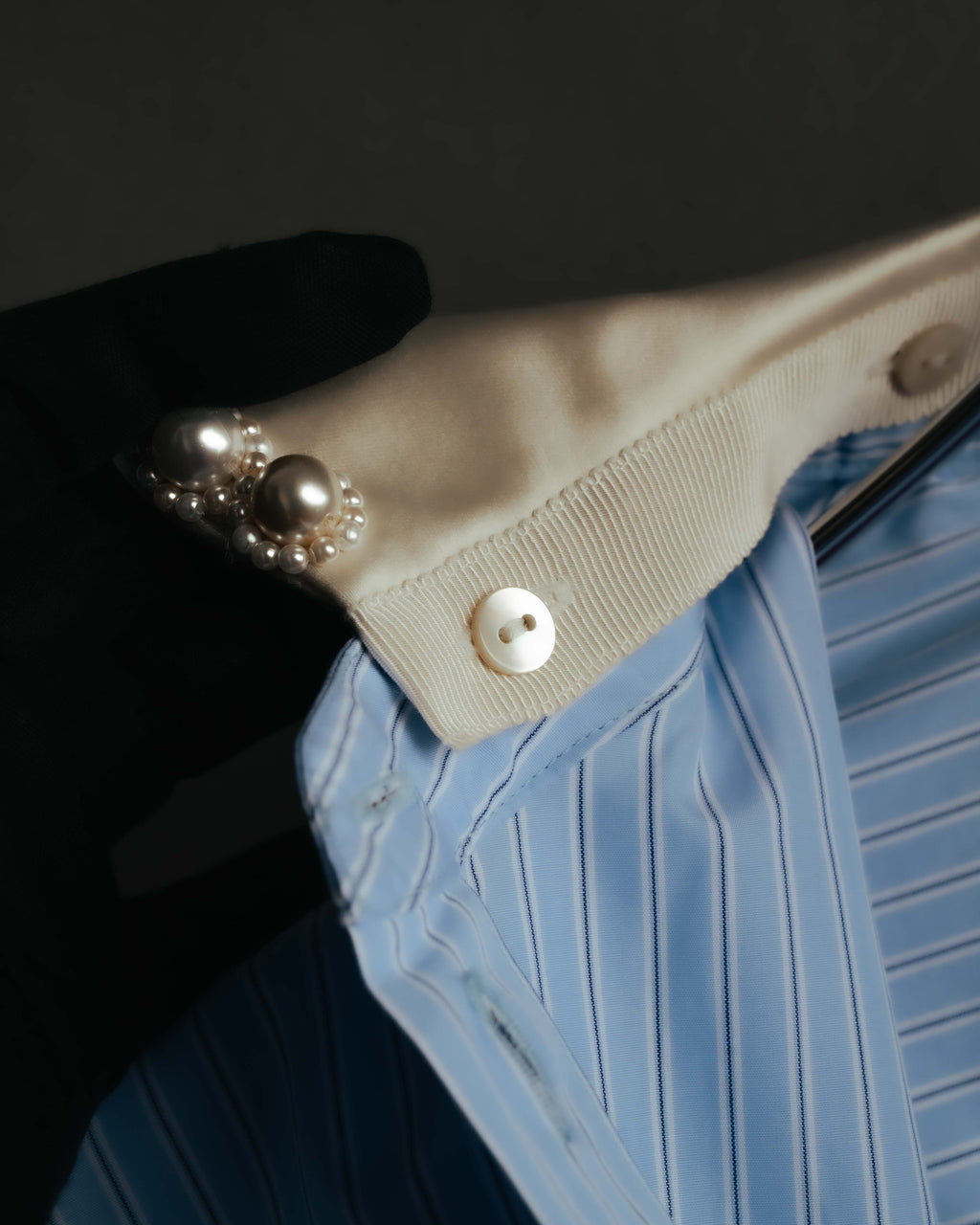 -SPECIAL- "GUCCI" 2010's-20's Pearl embellished detachable collar striped long shirt
