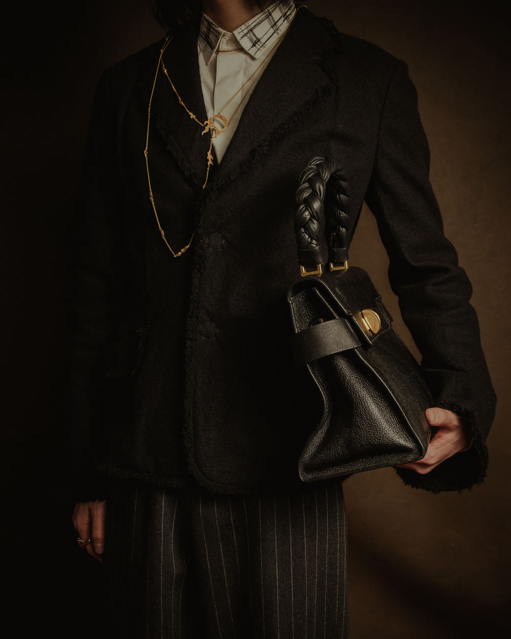 –SPECIAL– "MIU MIU"
00’s Braided-handle grained leather handbag