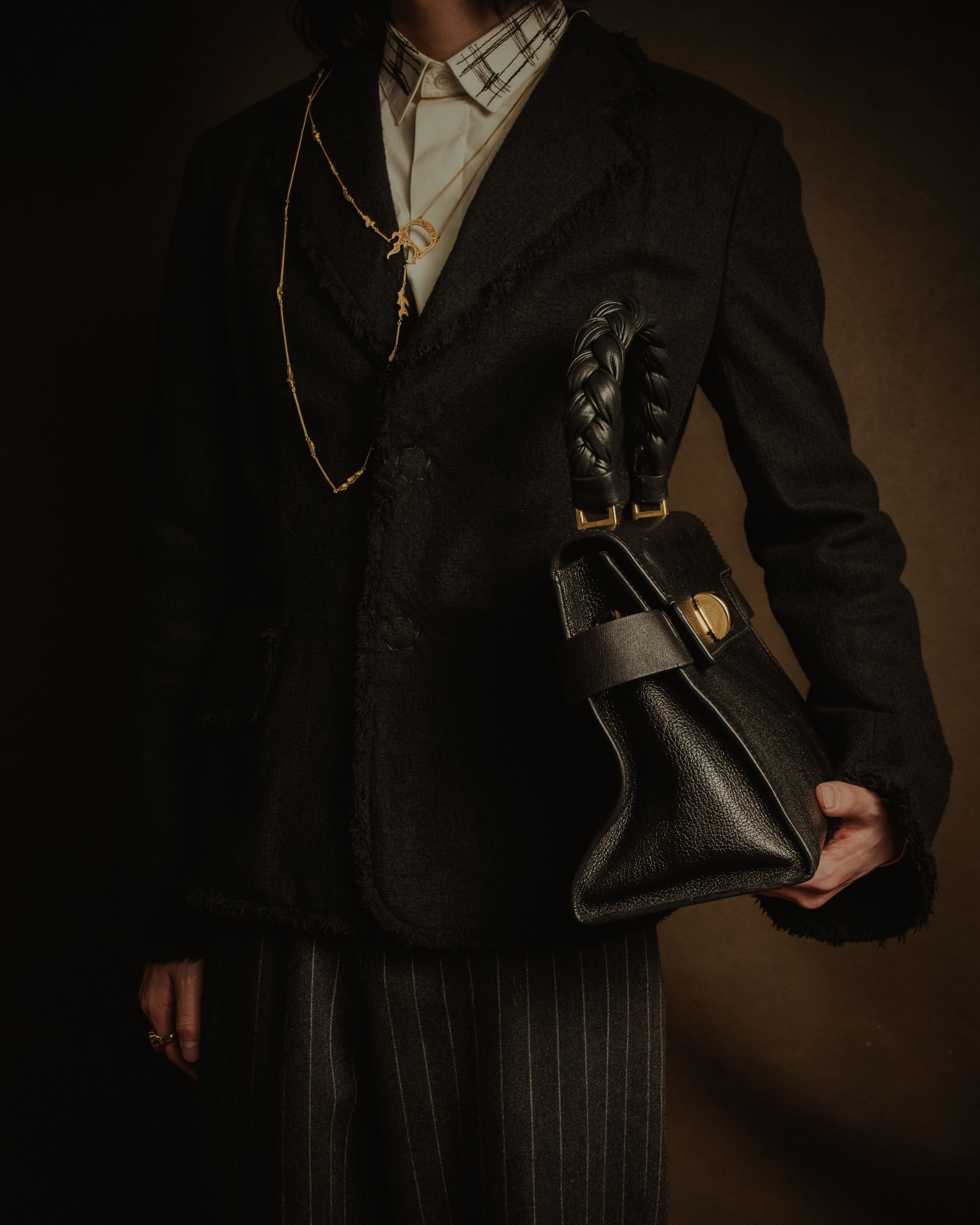 –SPECIAL– "MIU MIU"
00’s Braided-handle grained leather handbag