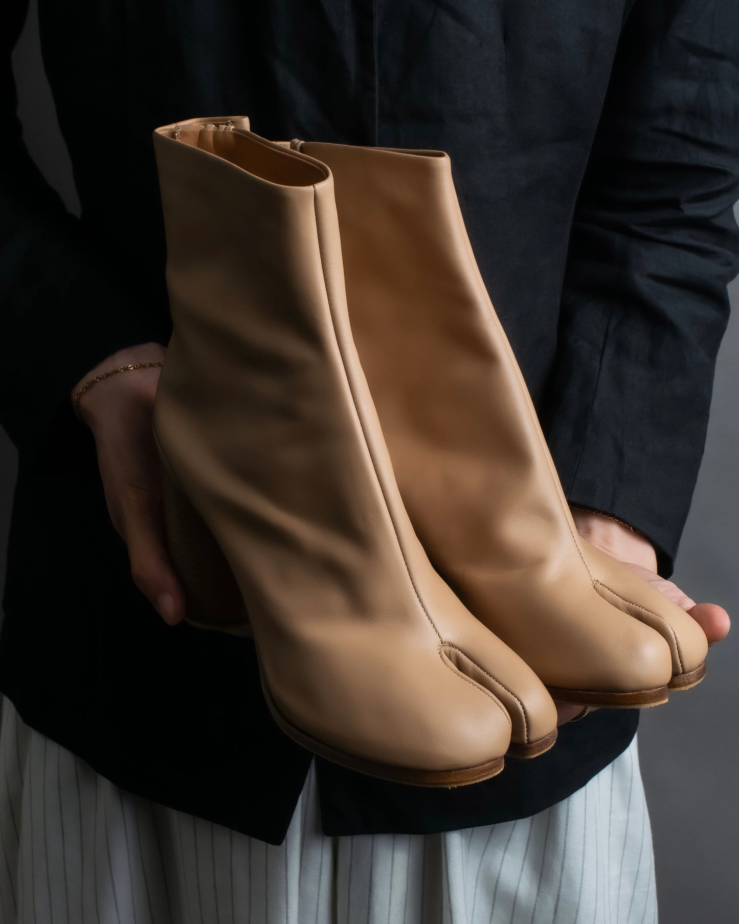 "MAISON MARGIELA" Calf leather beige color tabi boots