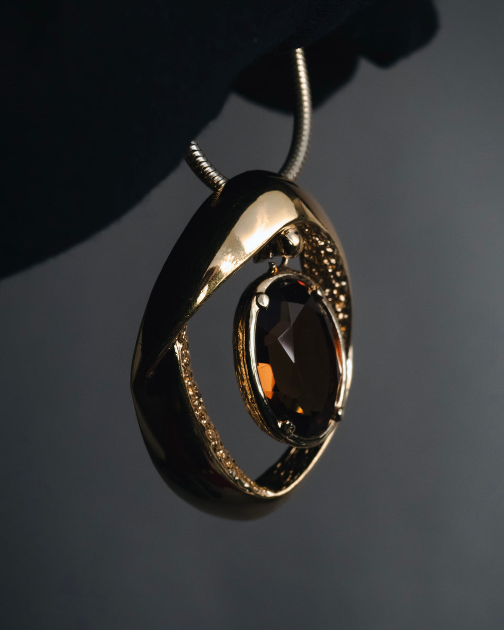 "Vintage" 80’s Sculptural oval stone pendant necklace
