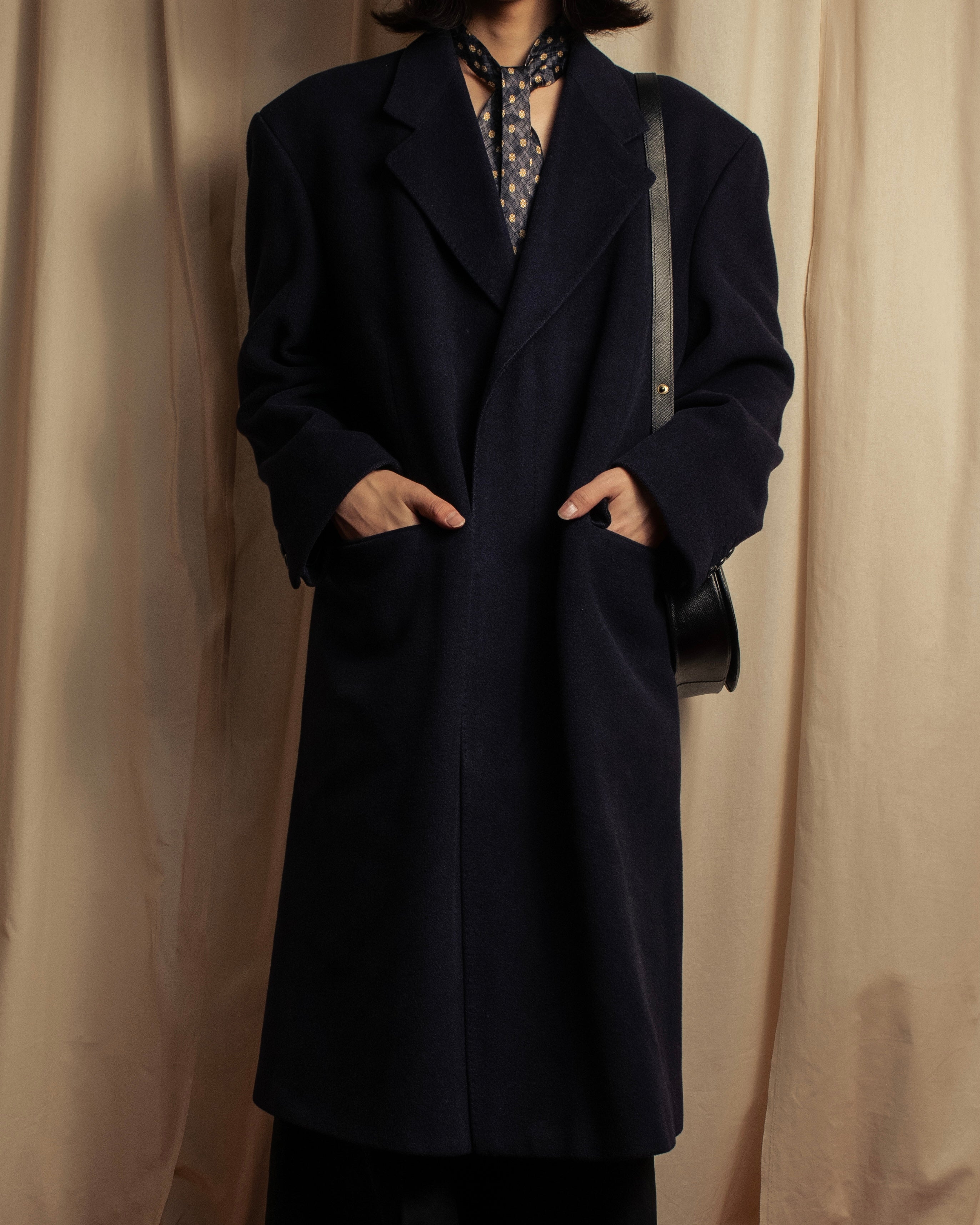 -SPECIAL- "BURBERRYS" 1980-1990's 
Classically tailored oversized 100% cashmere chester coat