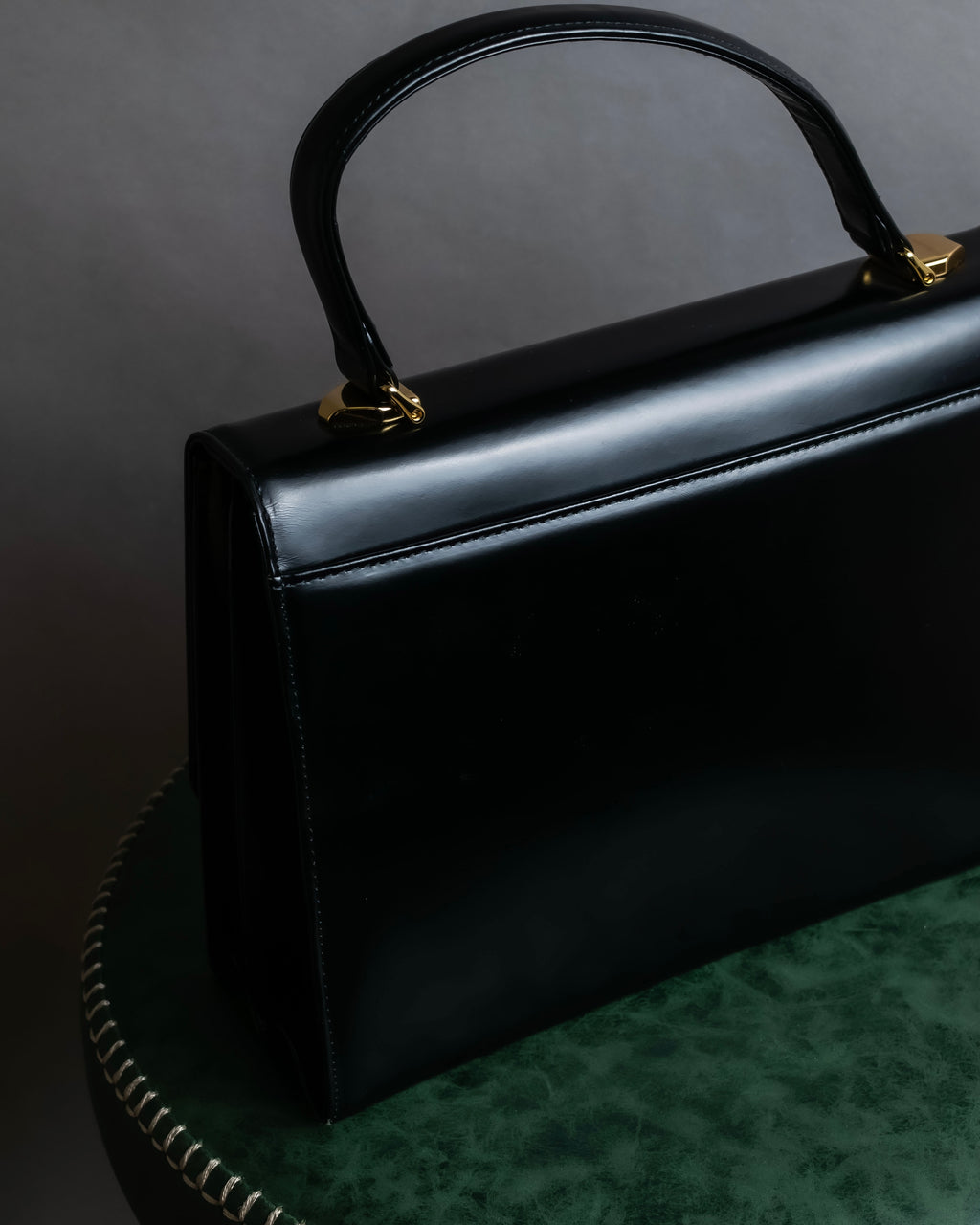 "Valentino Garavani" Logo turn lock parts design leather hand bag