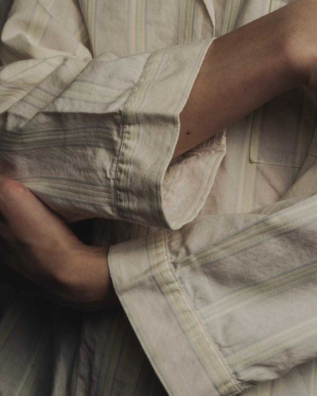 Camisa de pijama de rayas pastel con dobladillo de los años 80-90 de "CELINE"