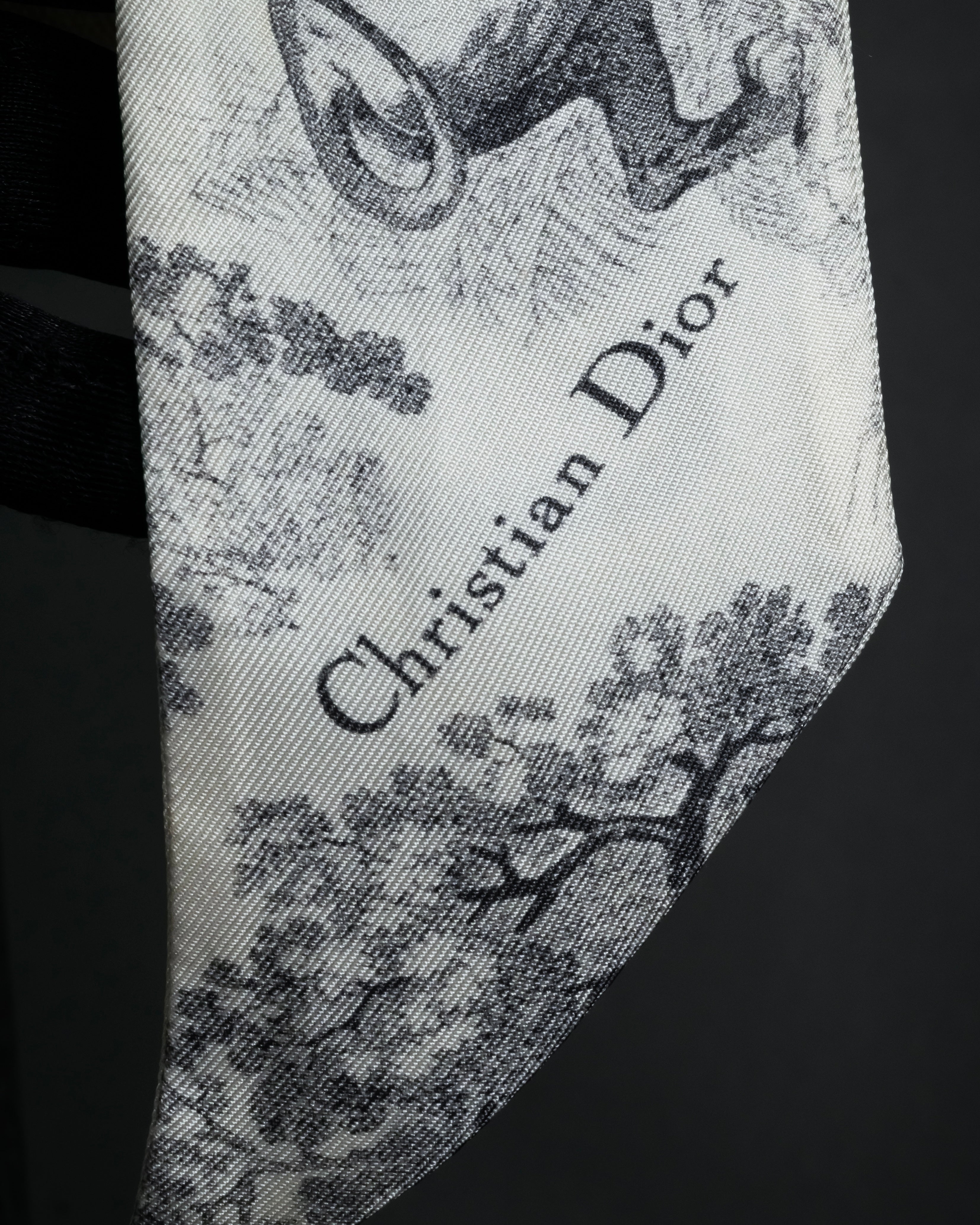 -MOOD Christmas Collection-
"Dior" Maria Grazia Chiuri Toile de Jouy motif silk scarf