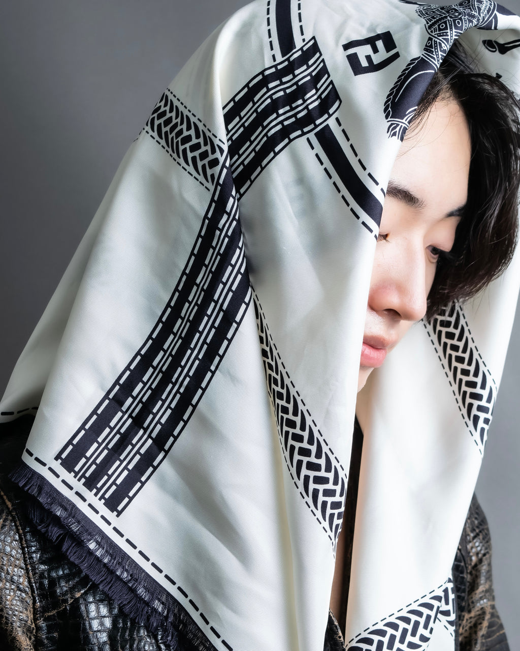 "FENDI" Horse motif FF logo Selleria large scarf