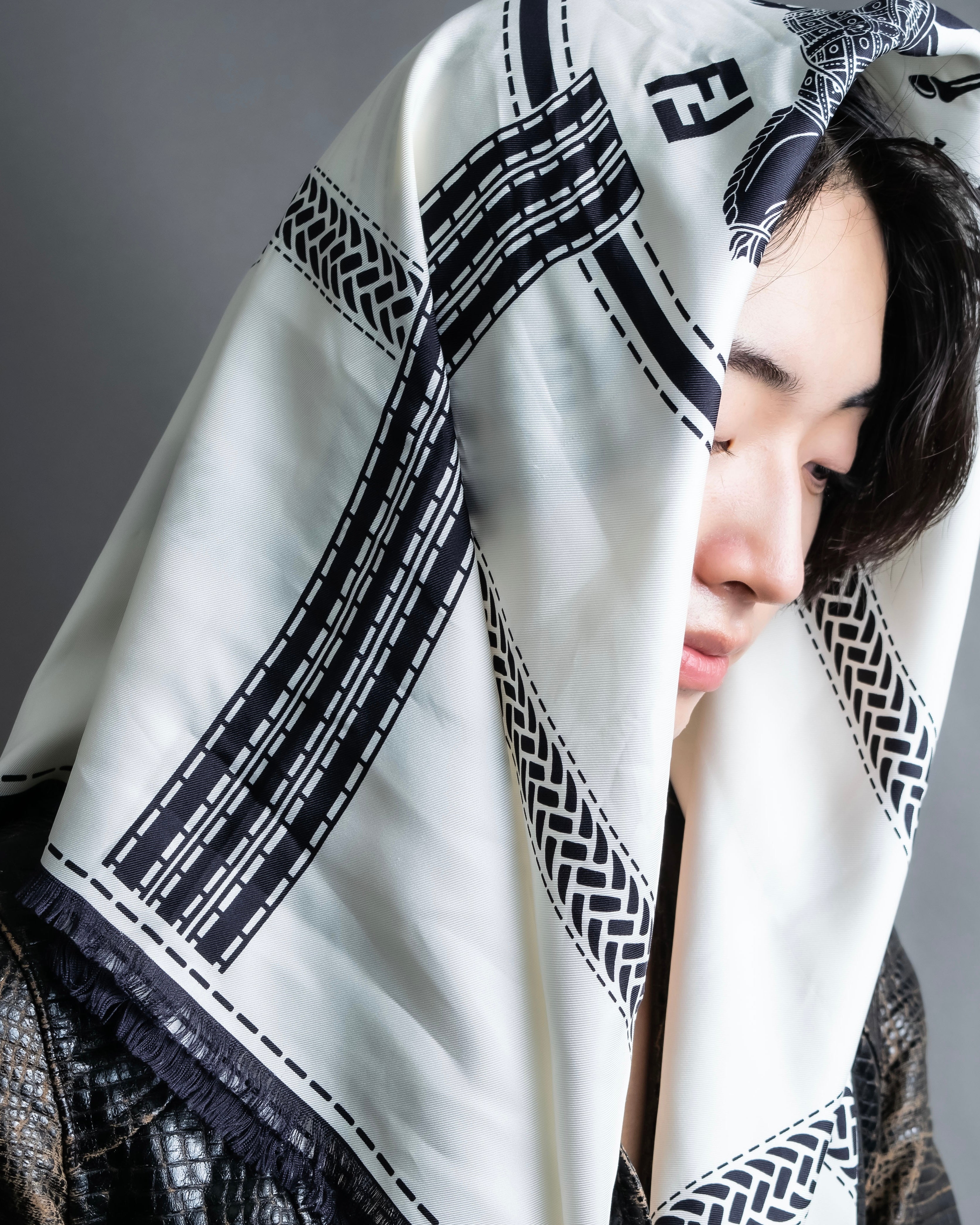 "FENDI" Horse motif FF logo Selleria large scarf