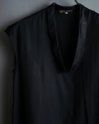 “BOTTEGA VENETA”  V neck designed no sleeve top