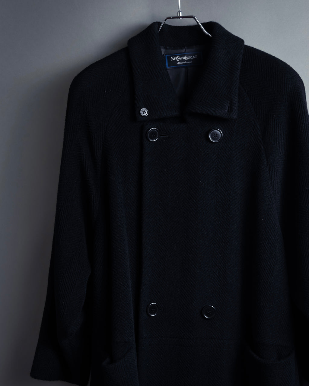 -SPECIAL- "YVES SAINT LAURENT"
80's-90's Raglan sleeves 100% angora stand collar coat
