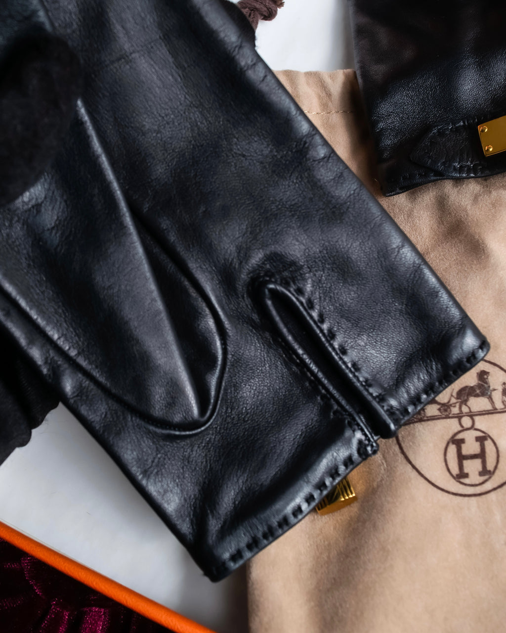 "HERMES" Kelly padlock motif leather gloves