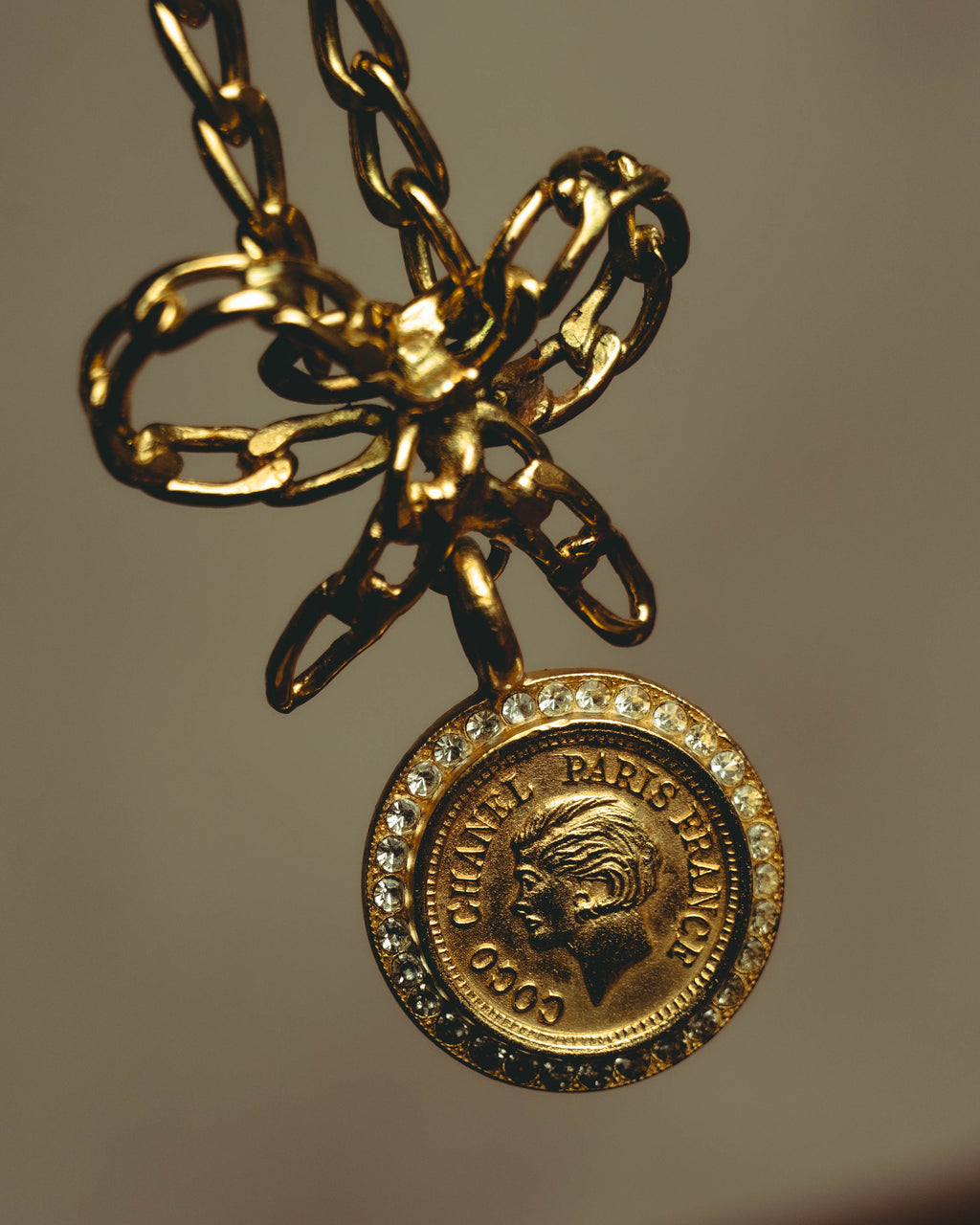 –SPECIAL– "CHANEL" 95AW Jeweled medallion pendant necklace