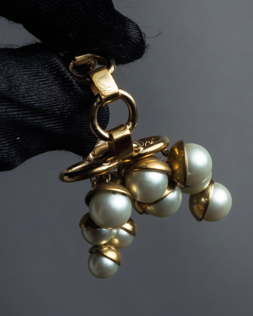 "Christian Dior" Pearl charm top chain link arm ring