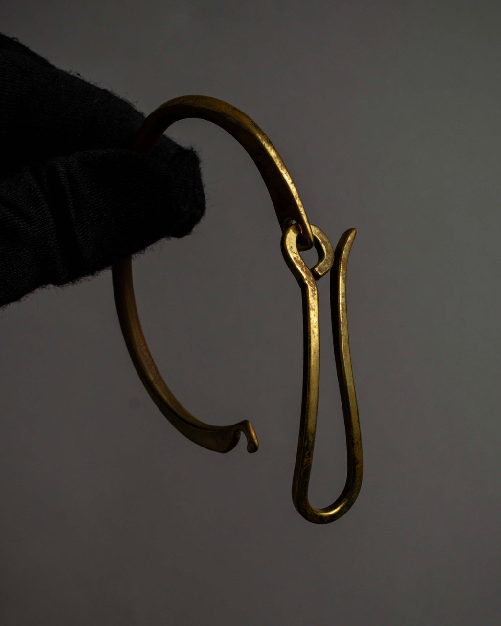 "STUDEBAKER" S-hook curved design gold brass bracelet