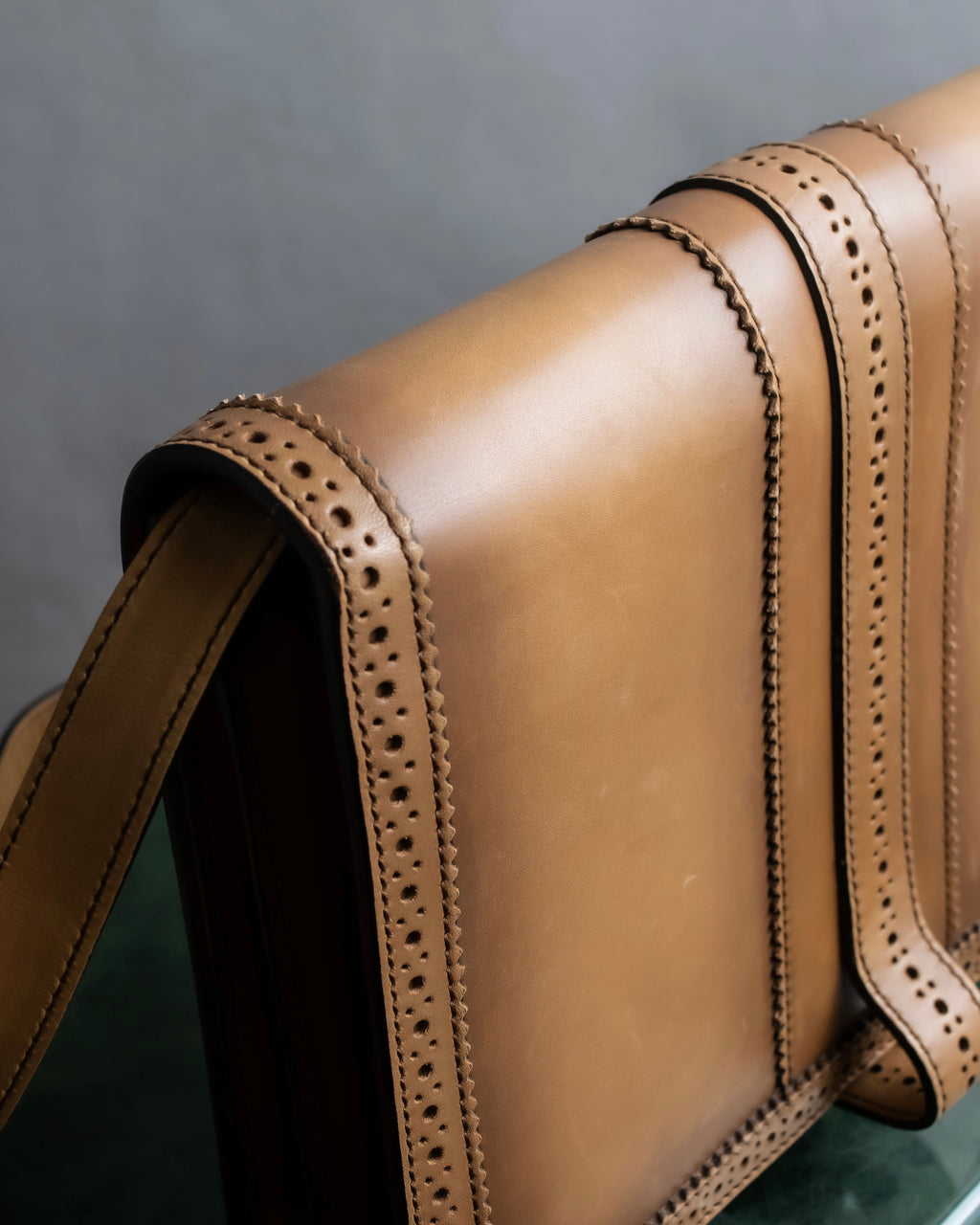 "GUCCI" Duilio brogue brown leather shoulder bag