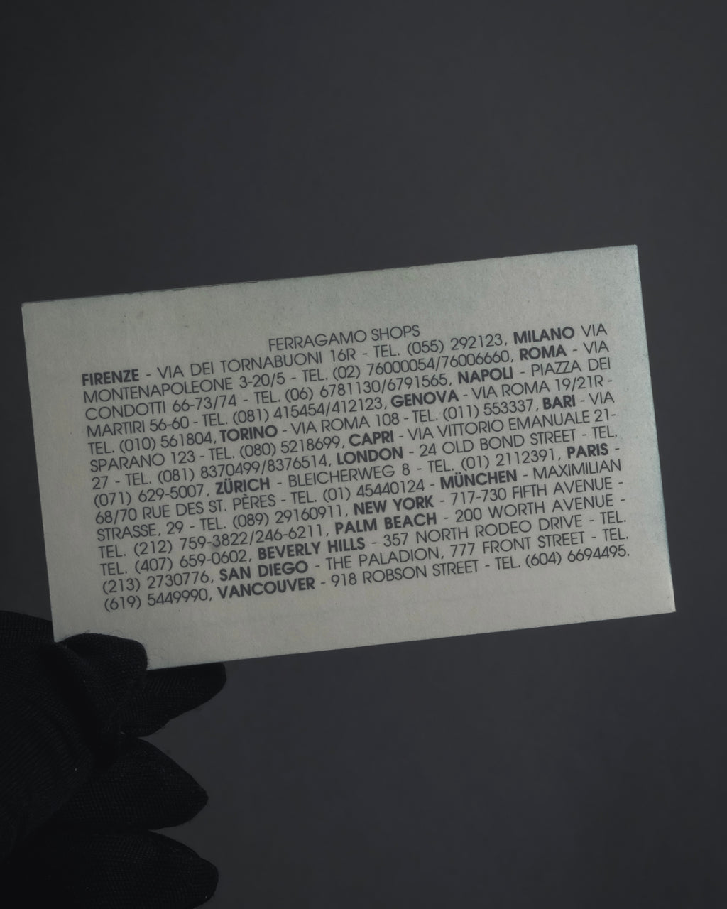 "Salvatore Ferragamo" 90’s Jewelry gold chain design leather bag