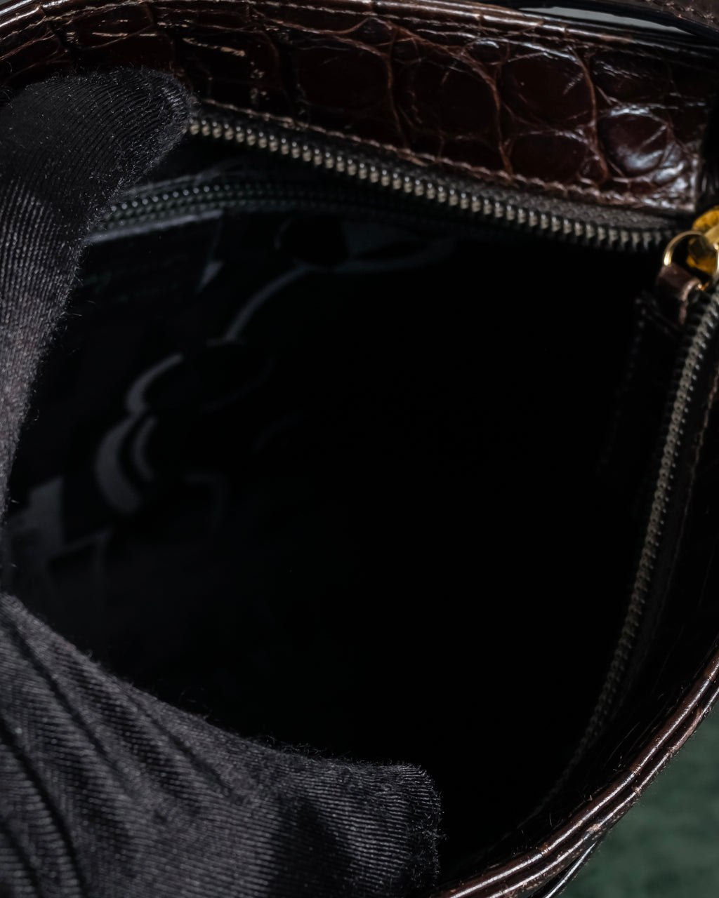 "Salvatore Ferragamo" 90’s crocodile embossed vara shoulder bag