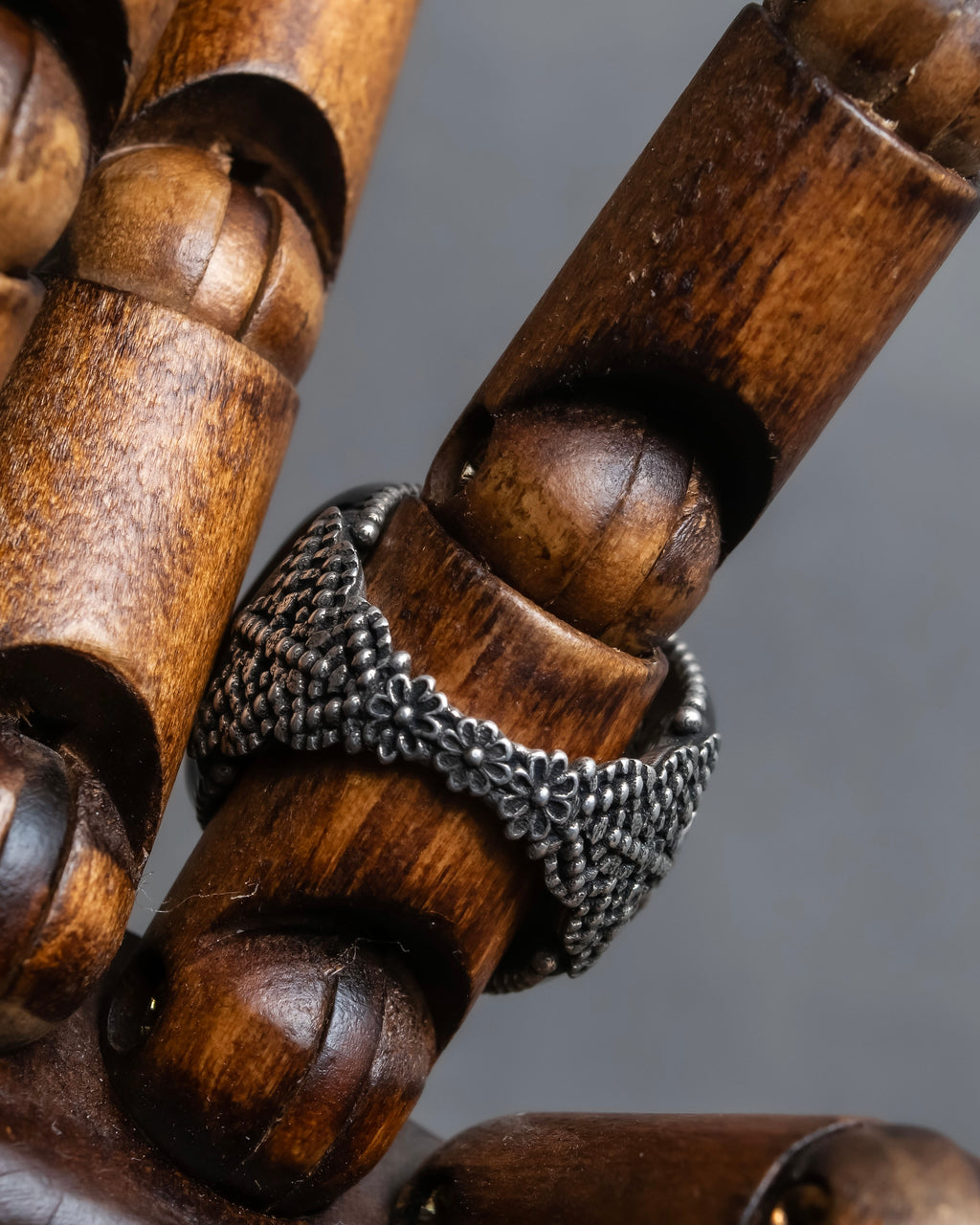 "GUCCI" Crystal rhinestone GG motif engraved signet ring