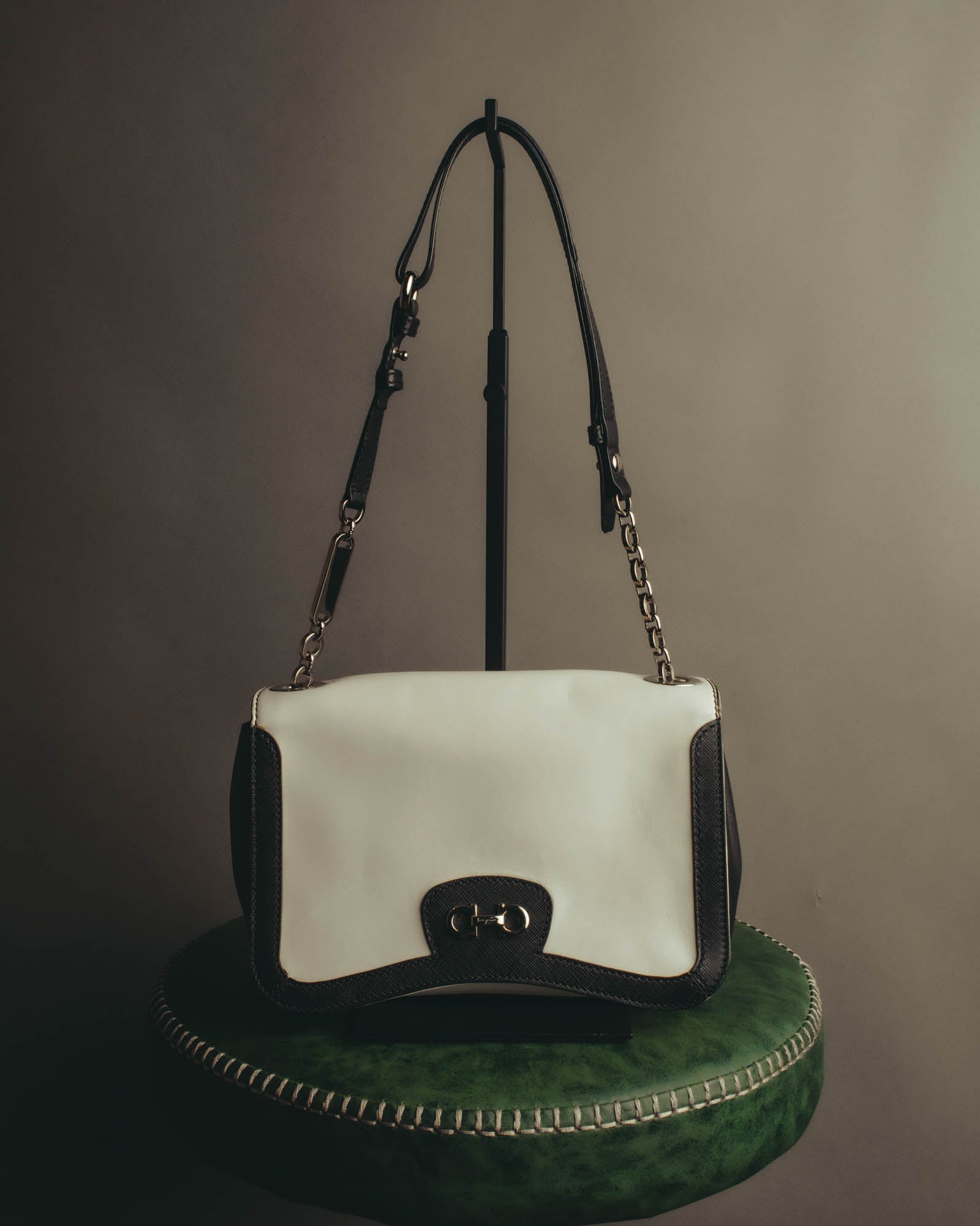 "Salvatore Ferragamo" 10's Bicolor leather chain shoulder bag