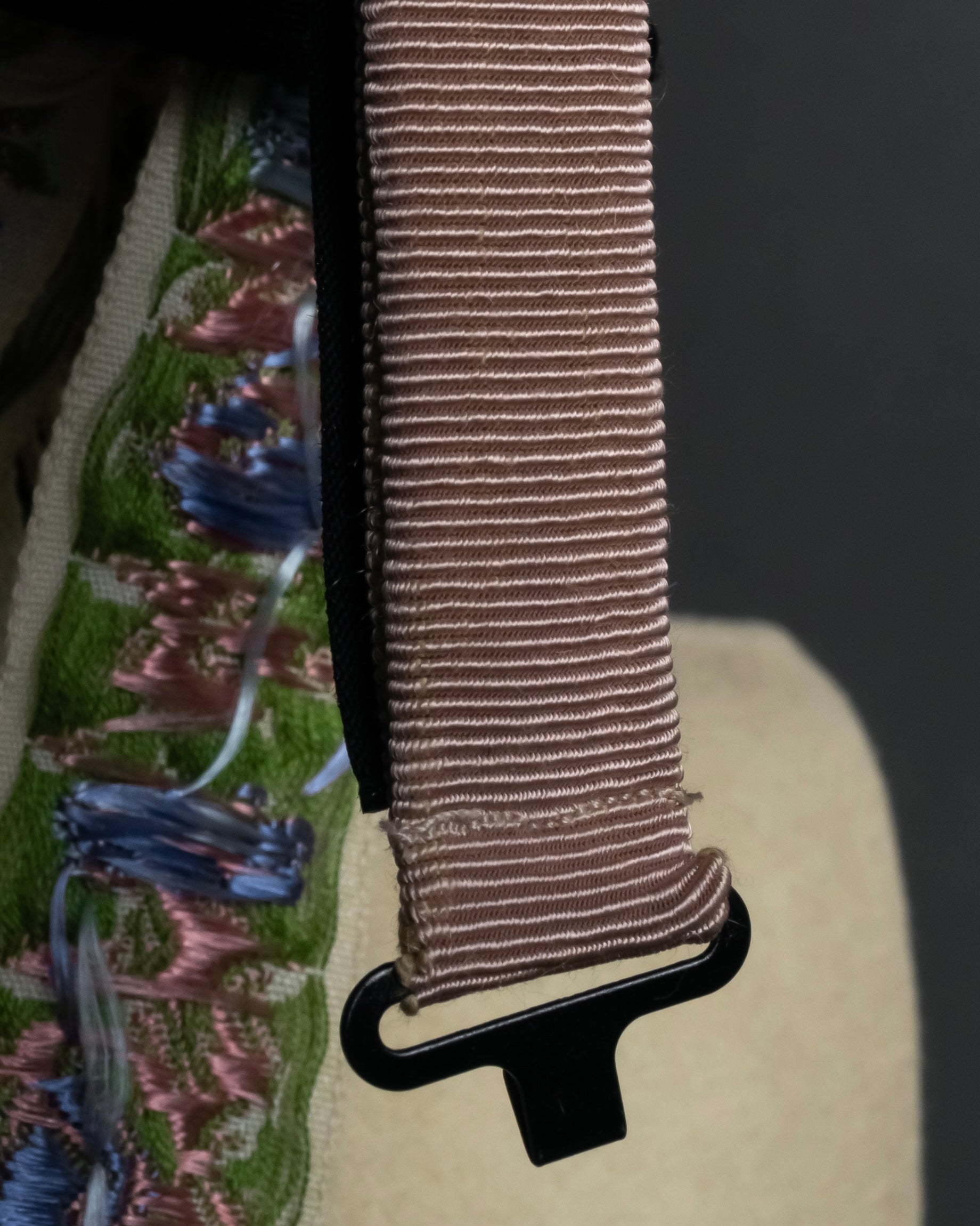 -MOOD Christmas Collections-
"GUCCI" Michele period delicate floral embroidered ribbon tie