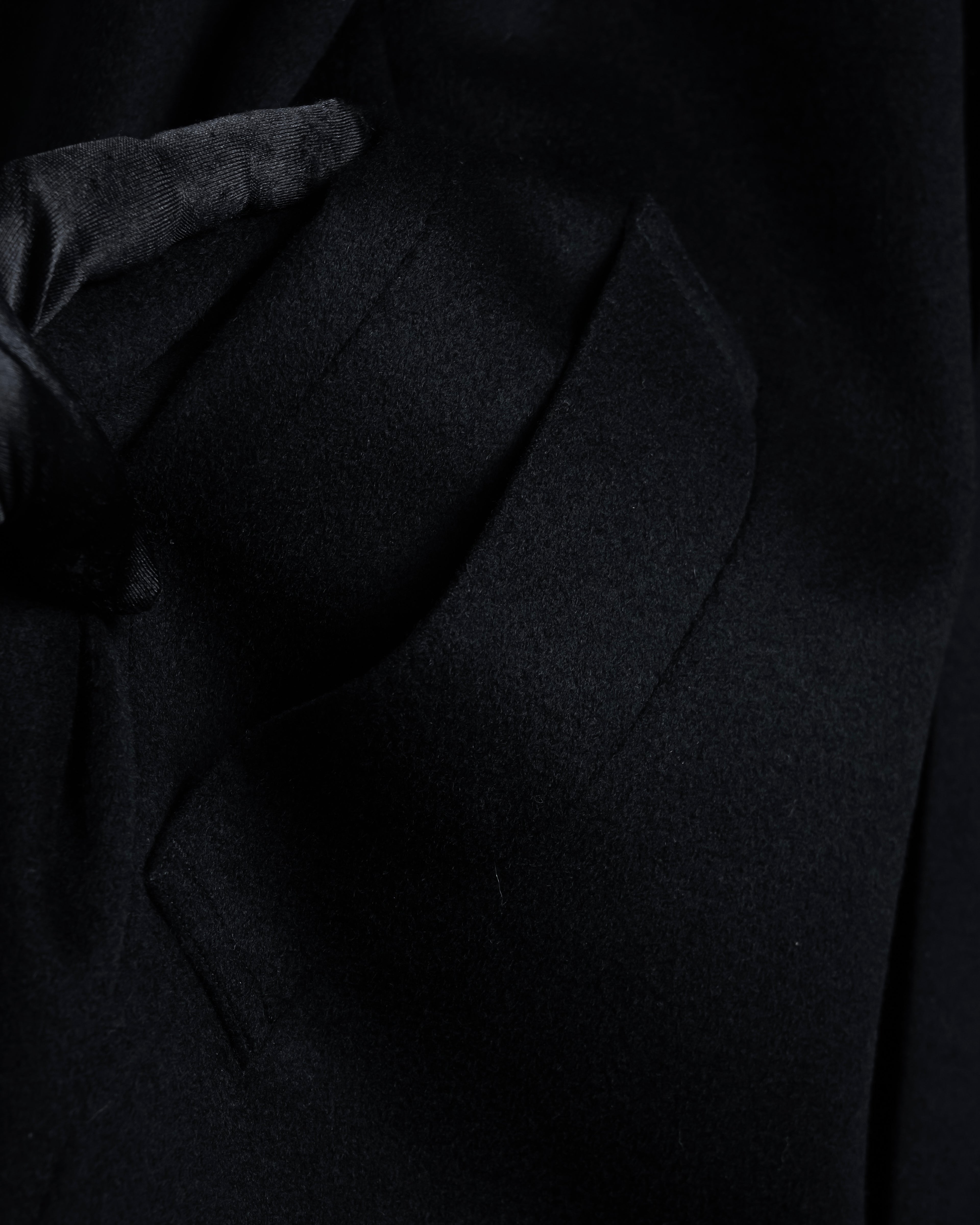 "BELLUMORE／ANTONIO FUSCO"
Fly front 100% cashmere chester coat