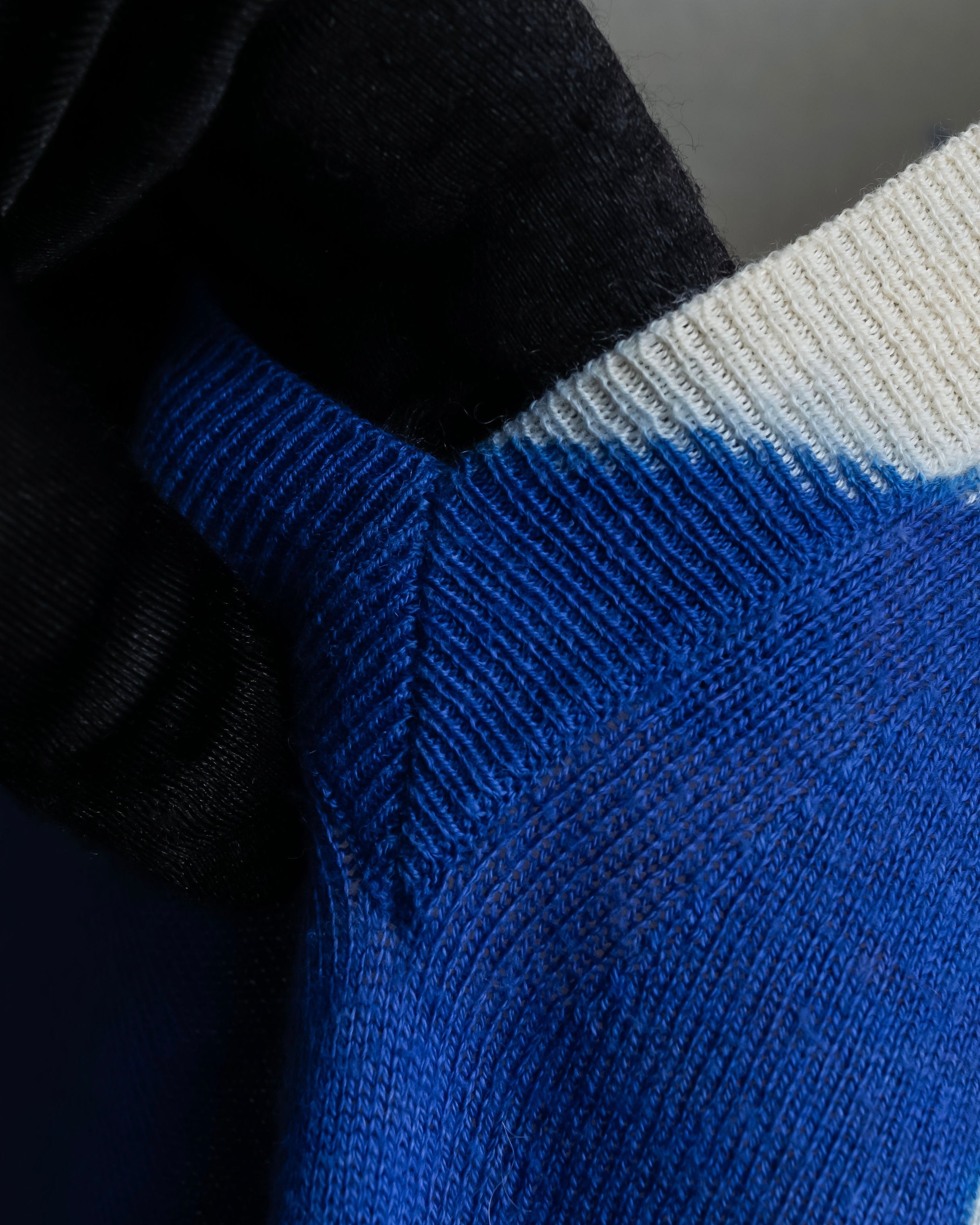 "Alexander McQueen" Painted oversized V-neck knit