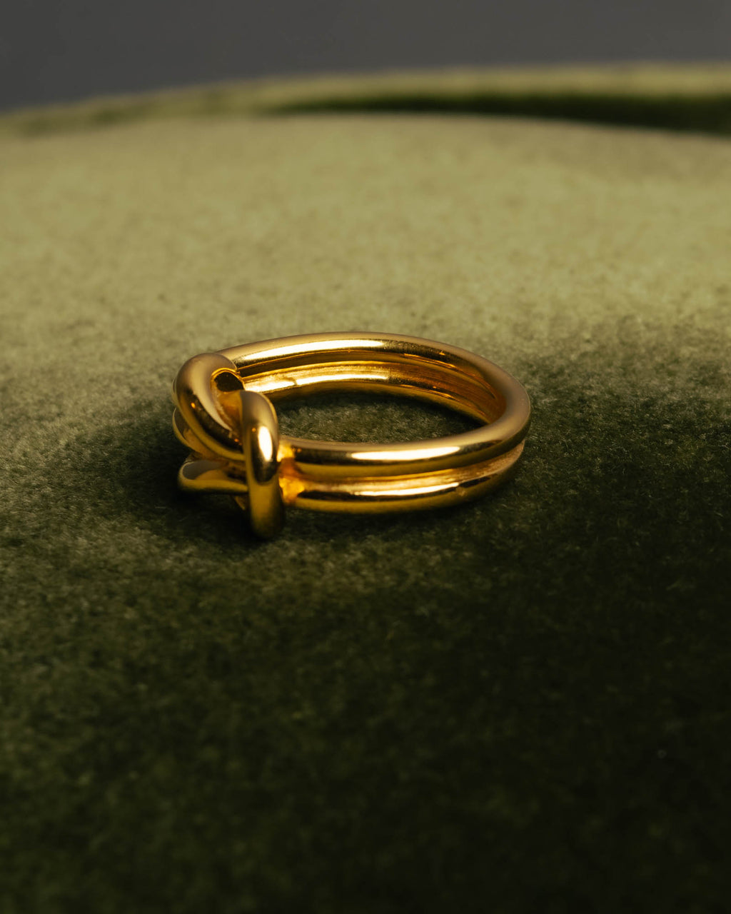 "HERMES" Sculptural gold tone knot Atame scarf ring